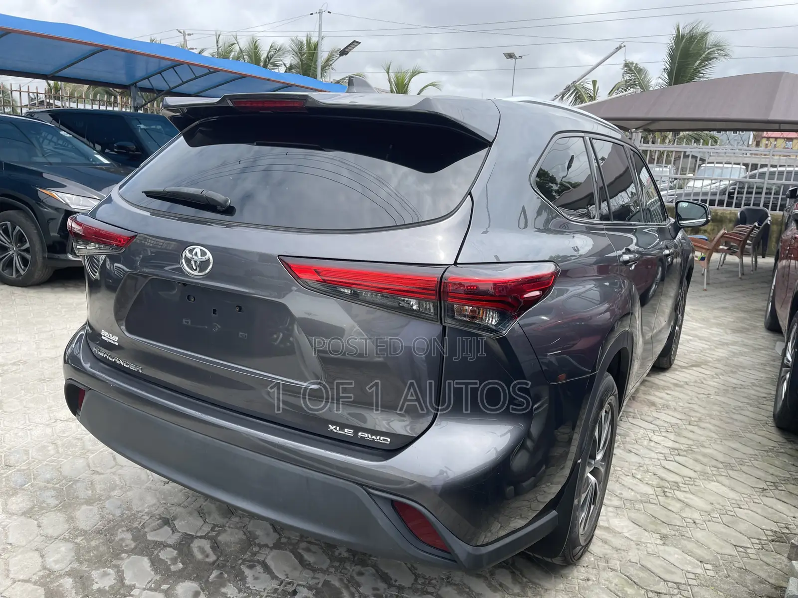 Toyota Highlander XLE 4x2 V6 (3.5L 6cyl 8A) 2017 Gray