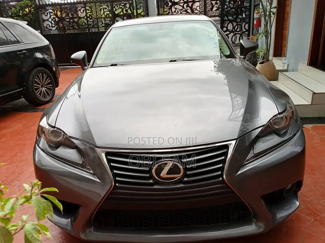 Lexus IS 300 AWD 2016