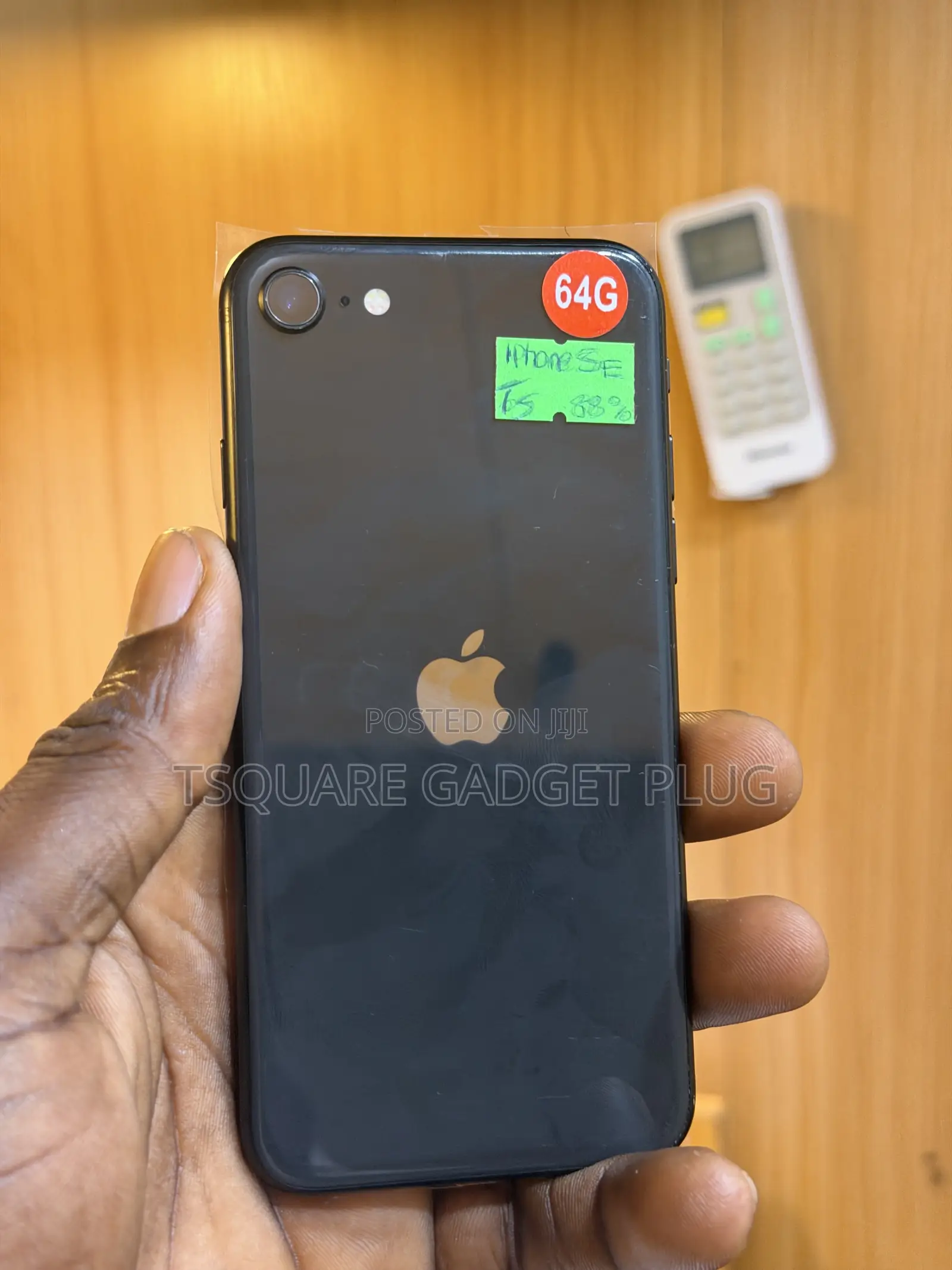 Apple iPhone SE (2020) 64 GB Black