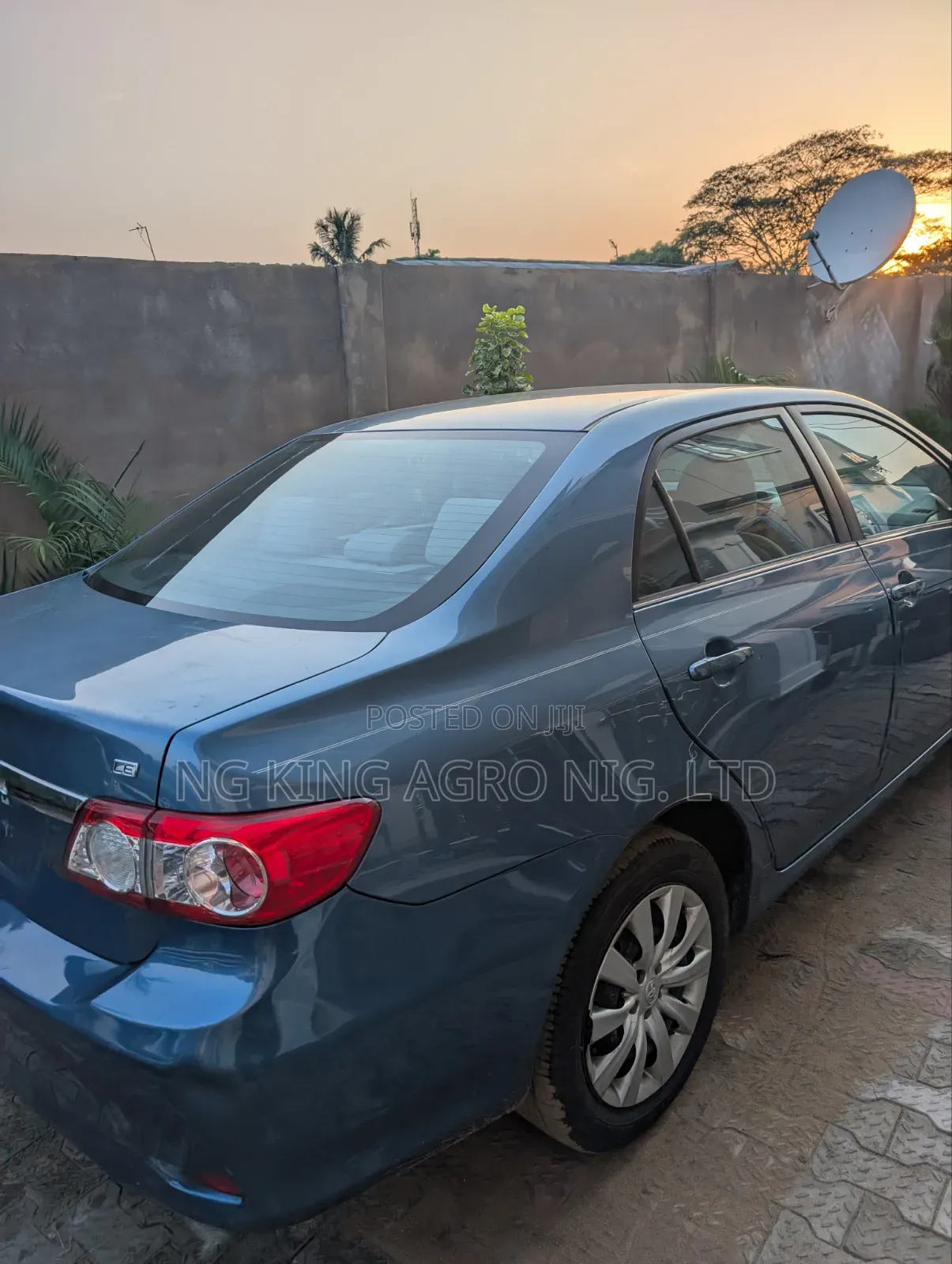 Toyota Corolla LE 4dr Sedan (1.8L 4cyl 4A) 2013 Blue