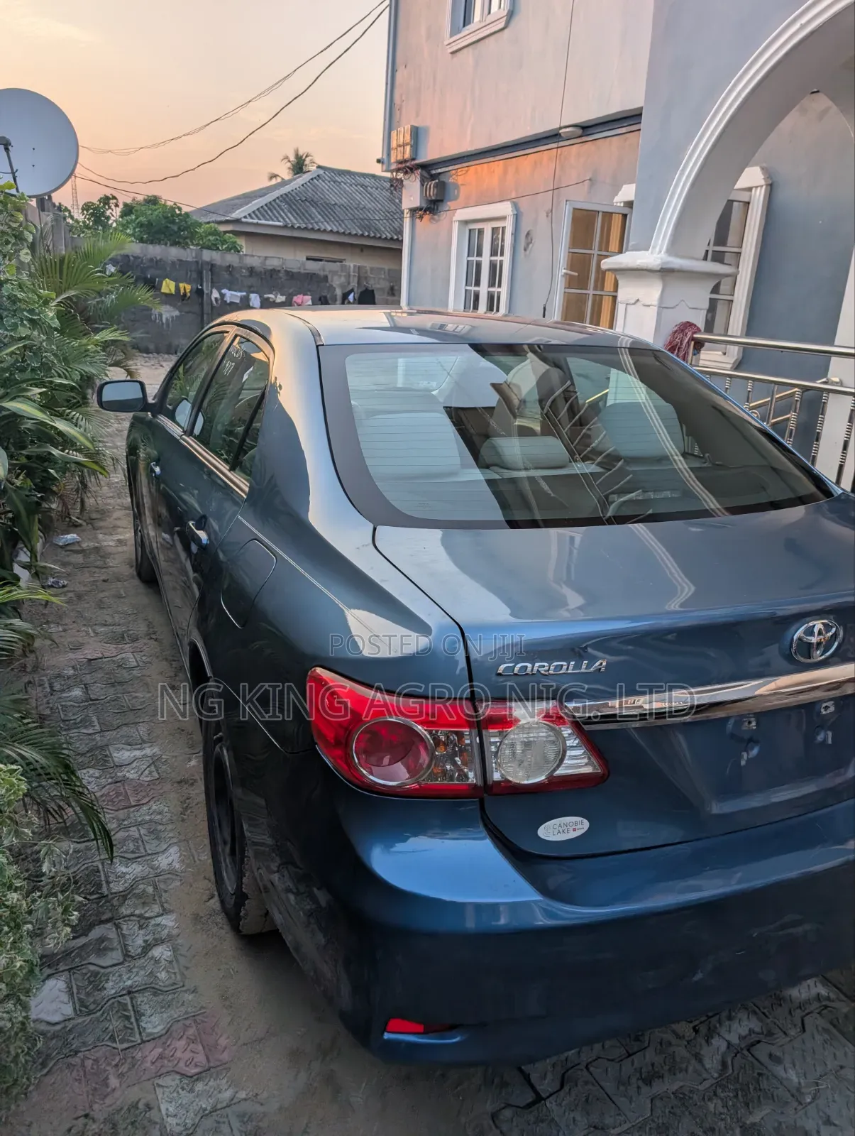 Toyota Corolla LE 4dr Sedan (1.8L 4cyl 4A) 2013 Blue