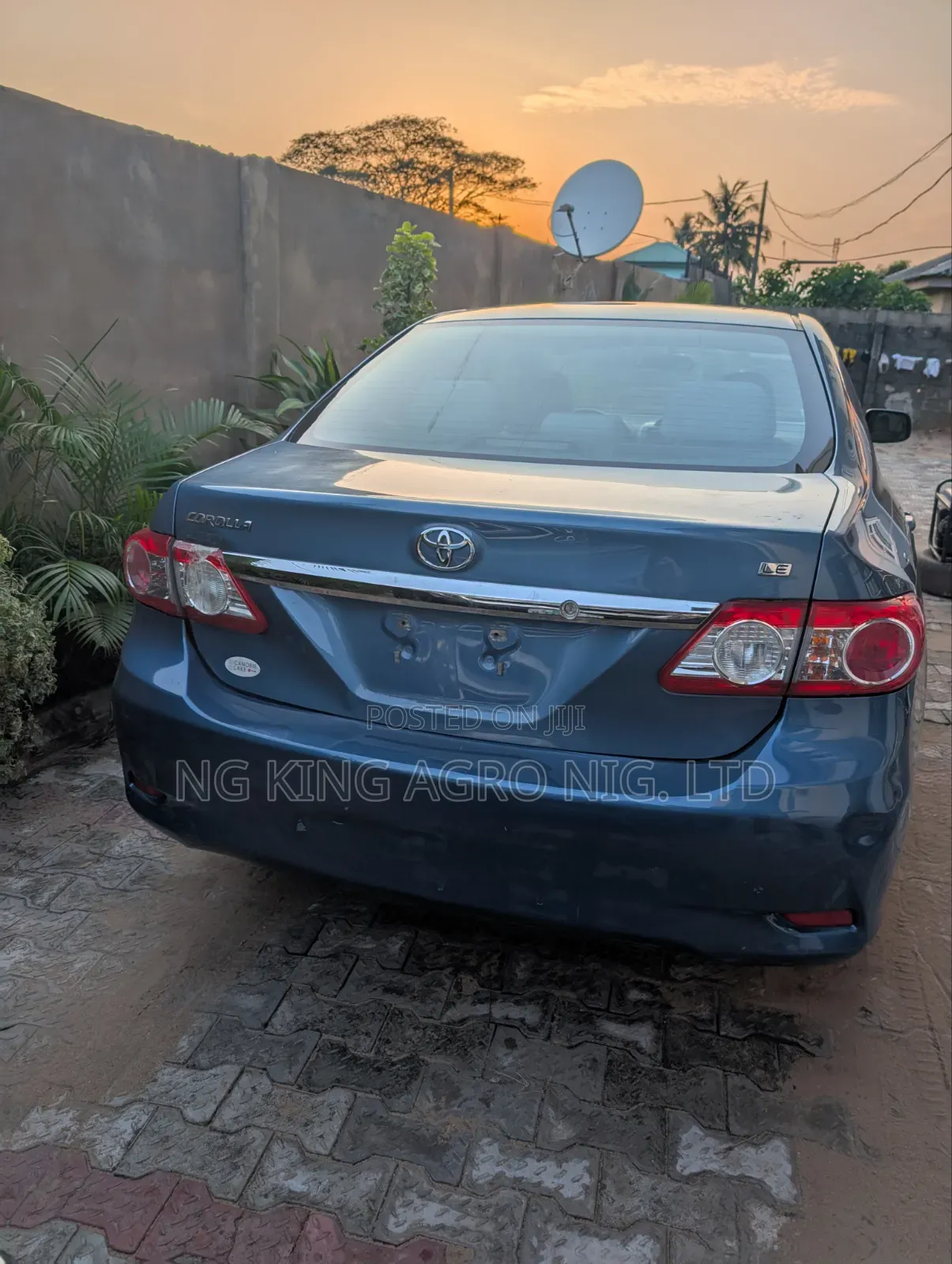 Toyota Corolla LE 4dr Sedan (1.8L 4cyl 4A) 2013 Blue