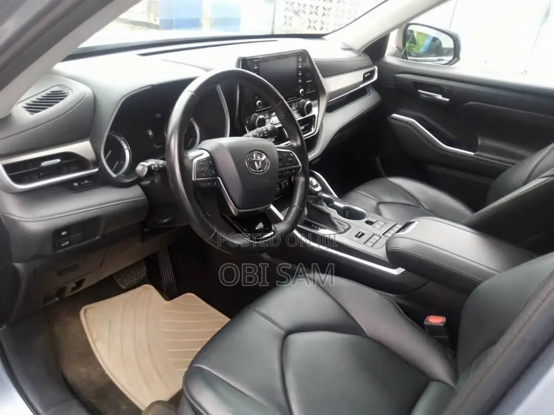 Toyota Highlander XLE AWD 2020 Silver