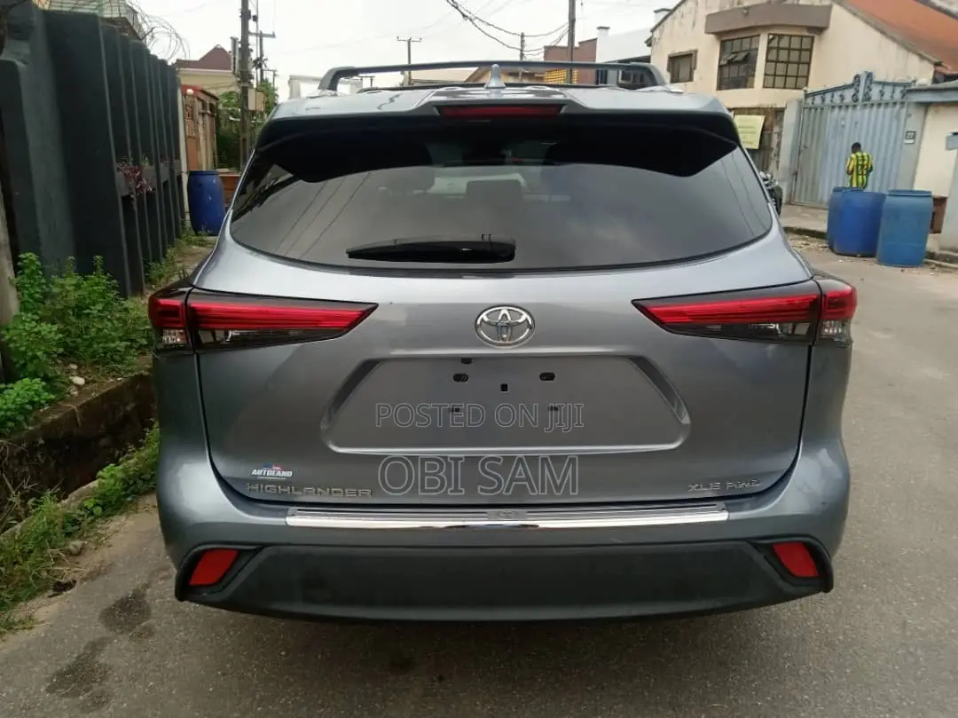 Toyota Highlander XLE AWD 2020 Silver