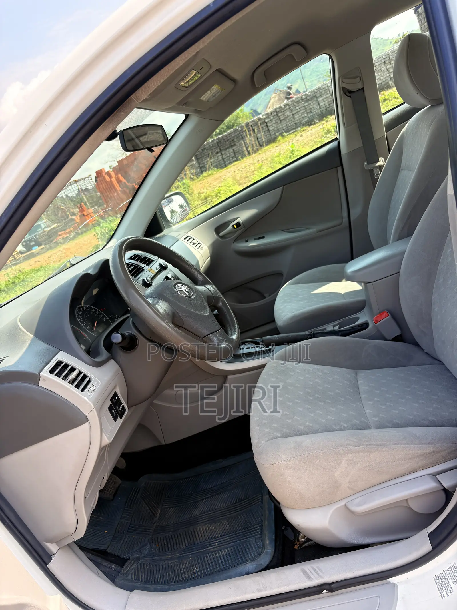 Toyota Corolla 2011 White