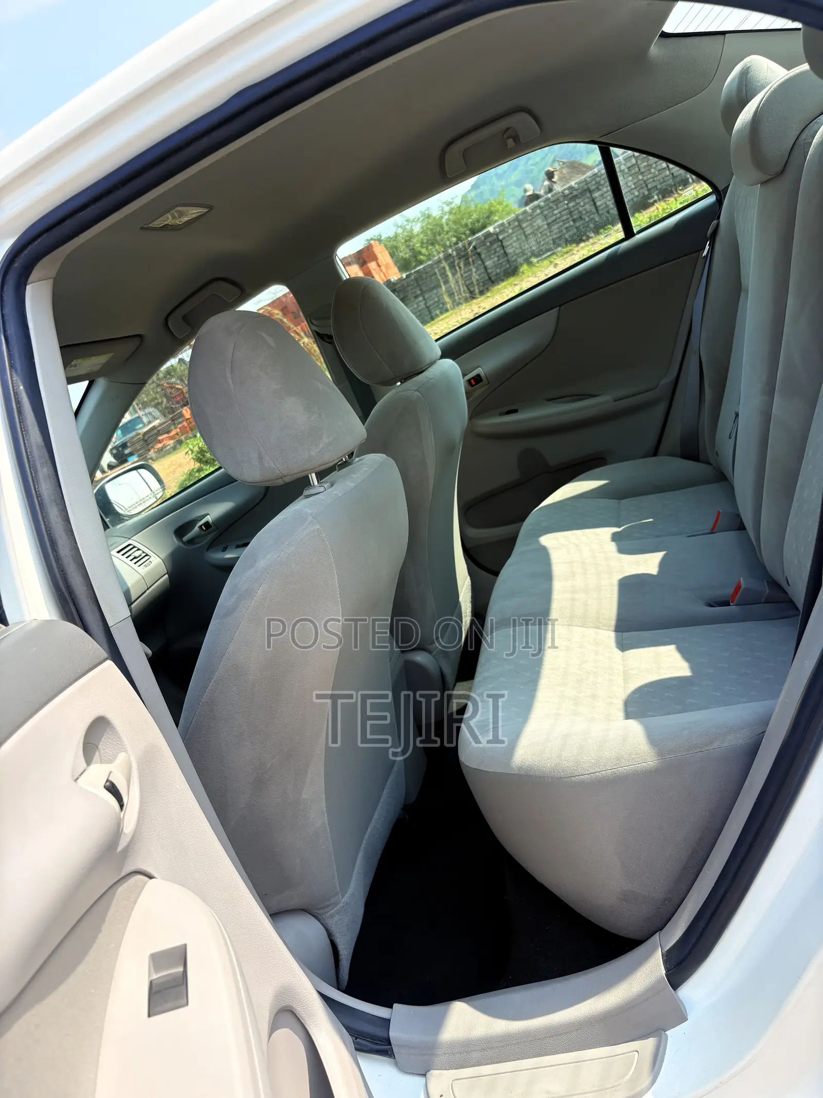 Toyota Corolla 2011 White