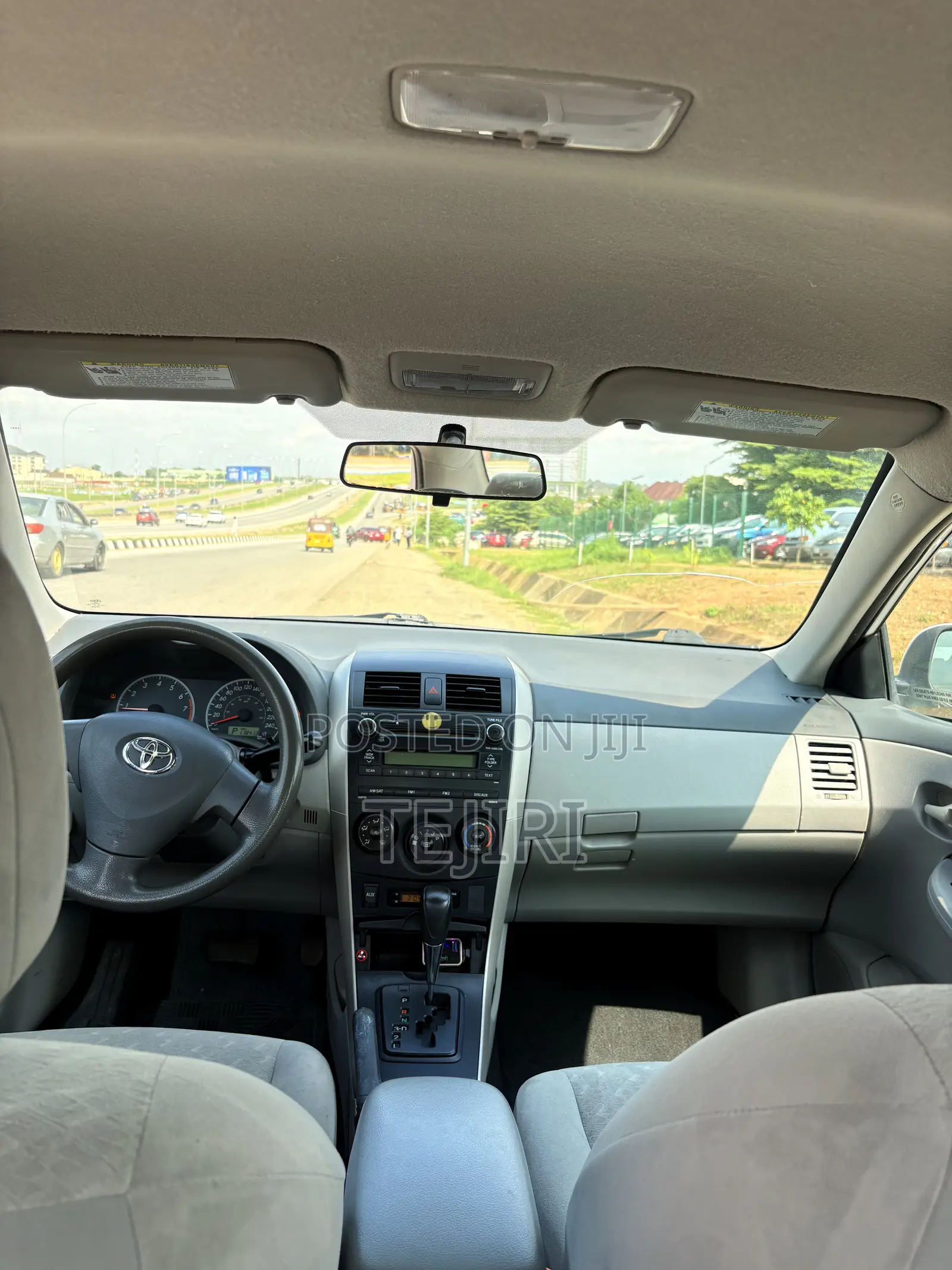 Toyota Corolla 2011 White