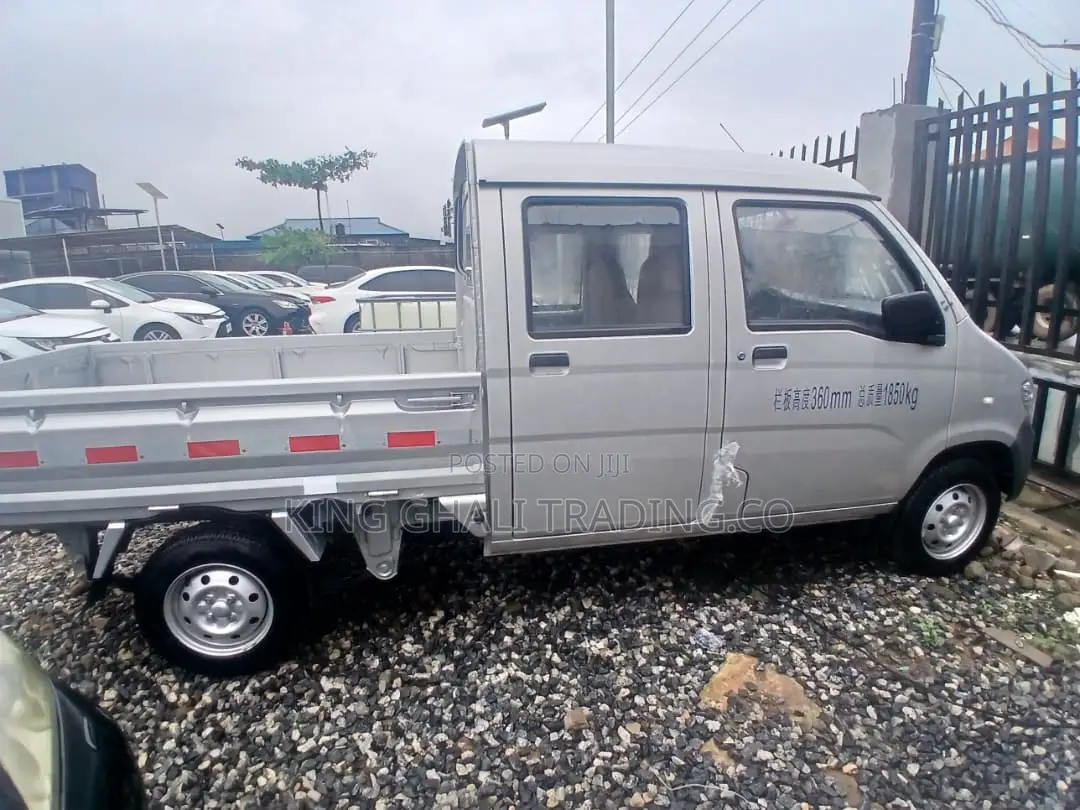 New Wuling Rongguang 2025 Silver