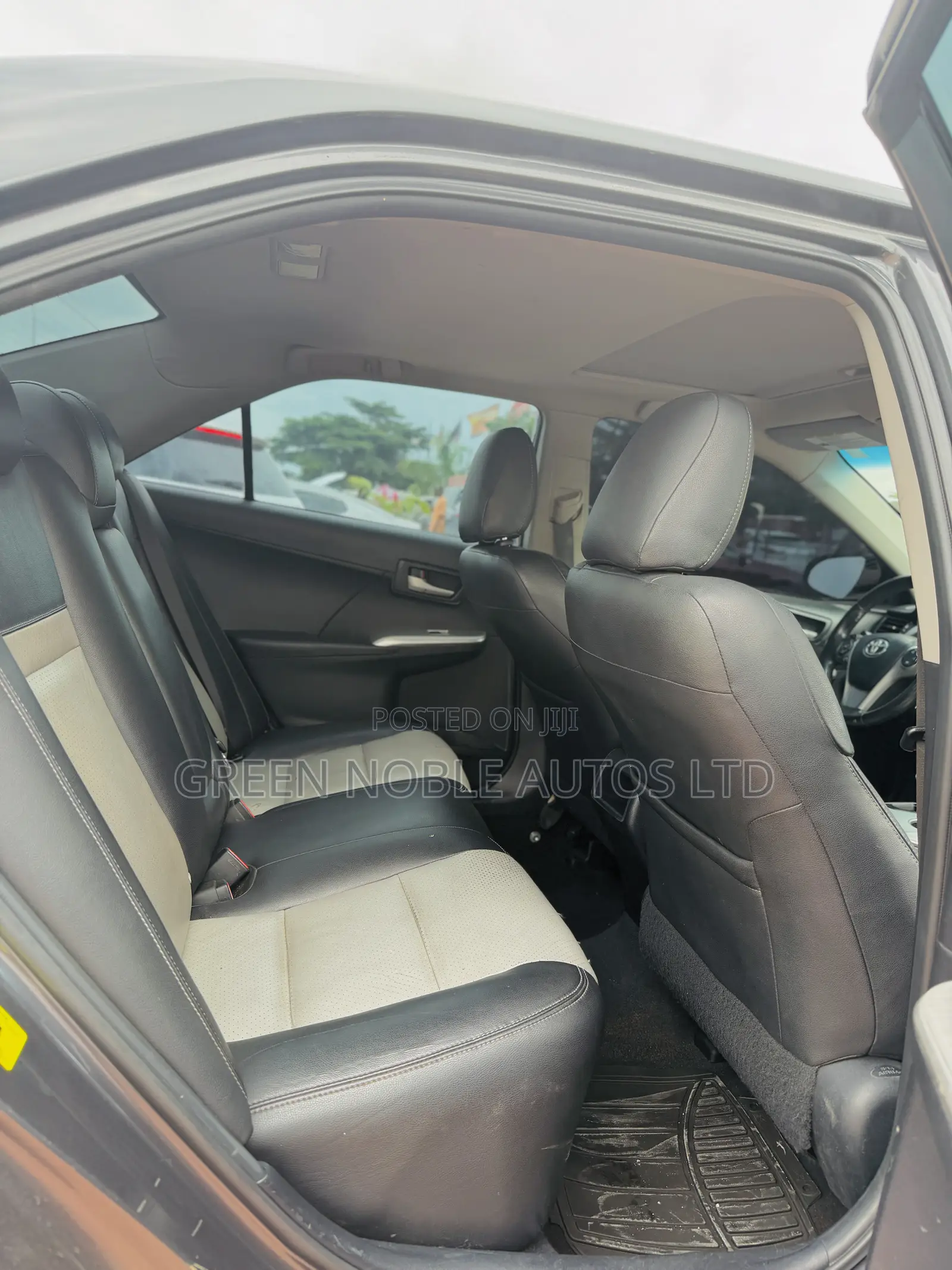 Toyota Camry SE 4dr Sedan (2.5L 4cyl 6A) 2013 Gray