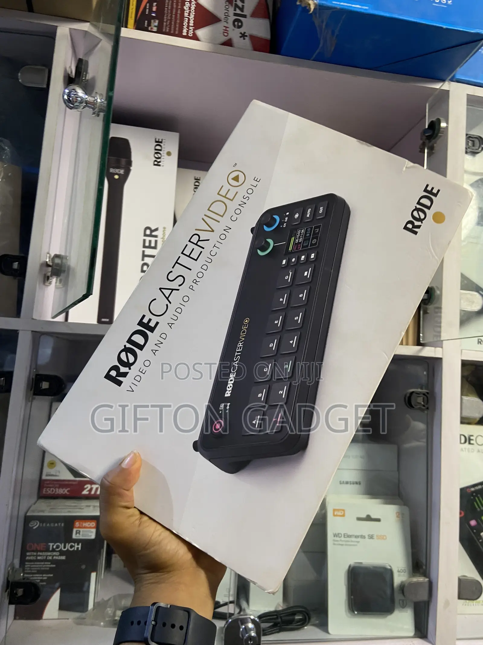 RØDE RØDECaster Video All-in-One Video and Audio Production Console