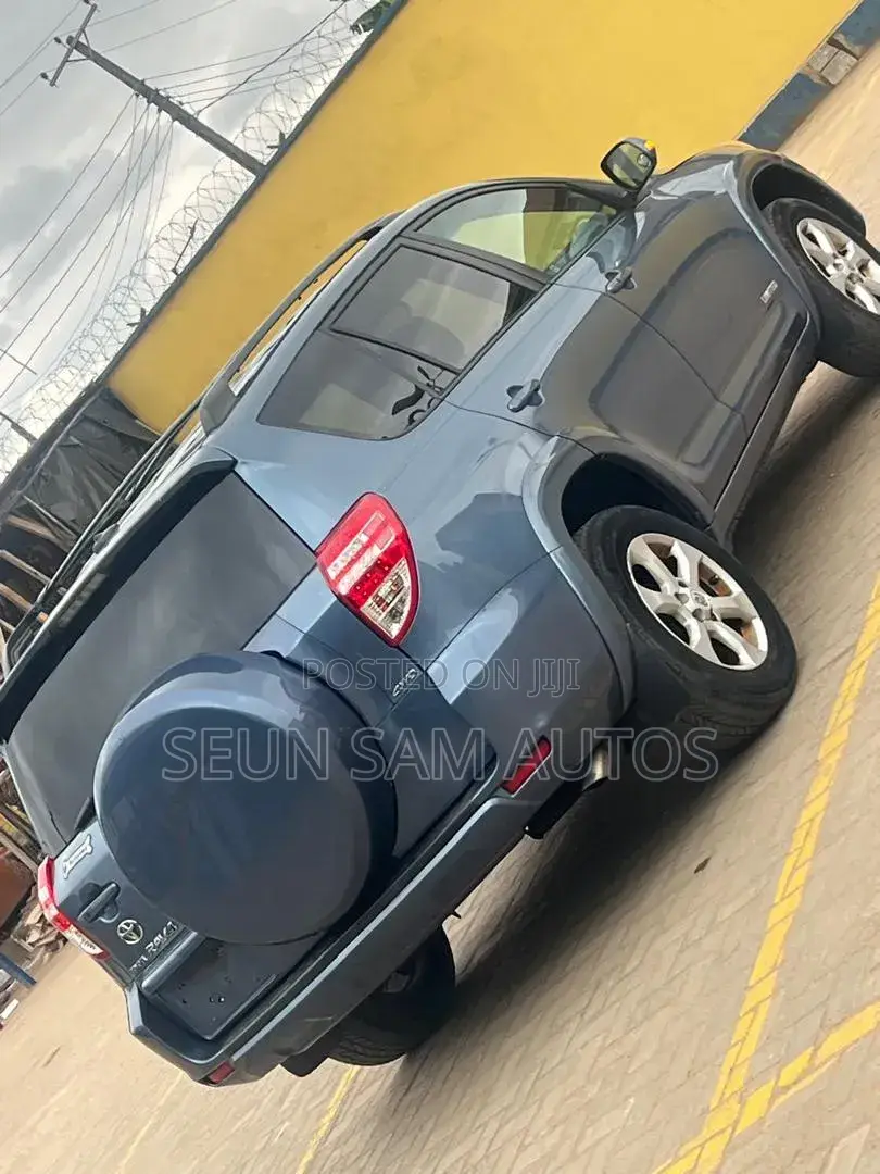 Toyota RAV4 3.5 Limited 2010 Blue