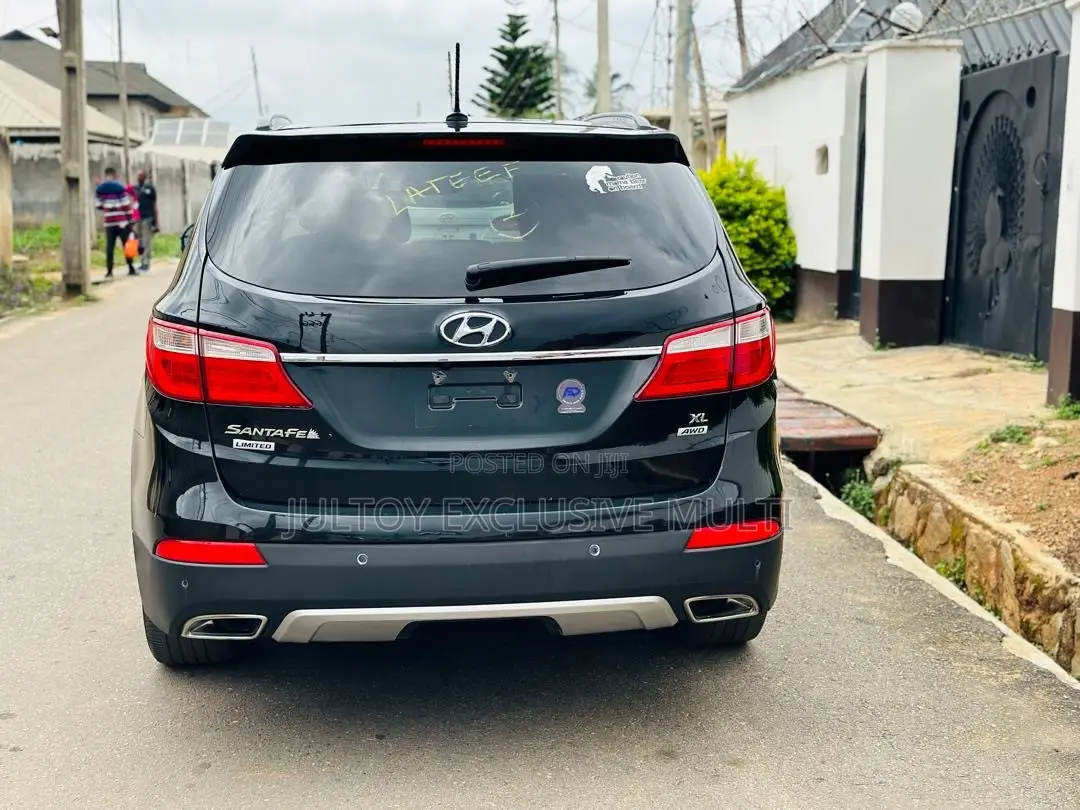 Hyundai Santa Fe 2016 Black