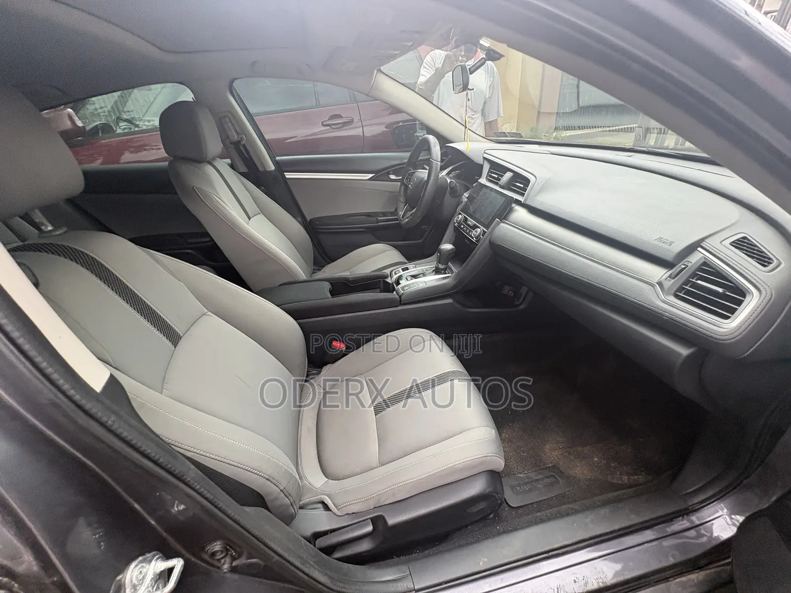 Honda Civic EX Hatchback 2018 Gray