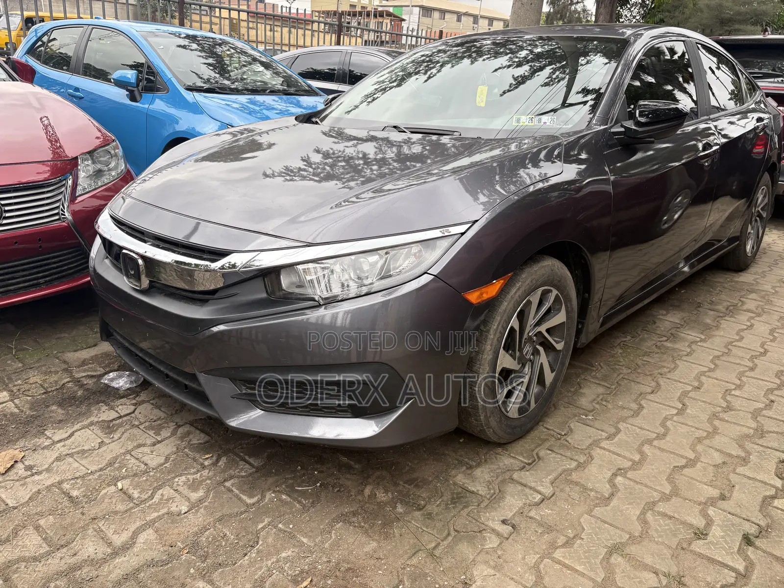 Honda Civic EX Hatchback 2018 Gray
