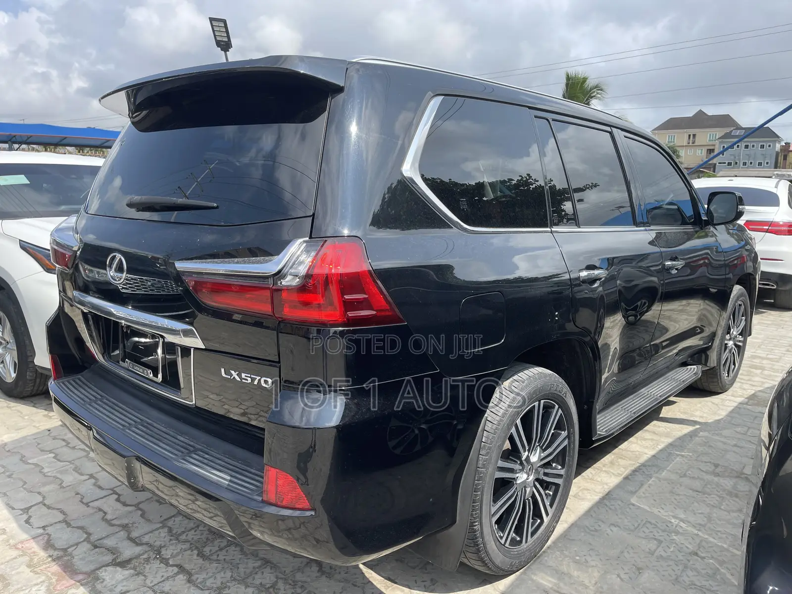 Lexus LX 570 (5 seats) AWD 2019 Black
