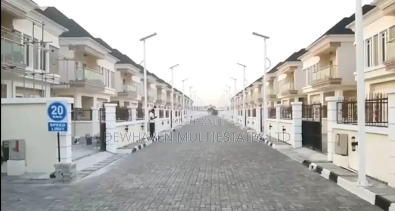 5bdrm Villa in GRA Phase 3 / Port-Harcourt for sale