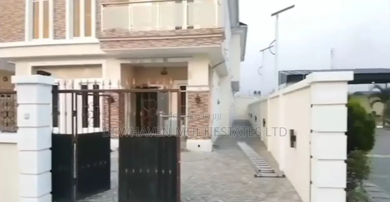 5bdrm Villa in GRA Phase 3 / Port-Harcourt for sale