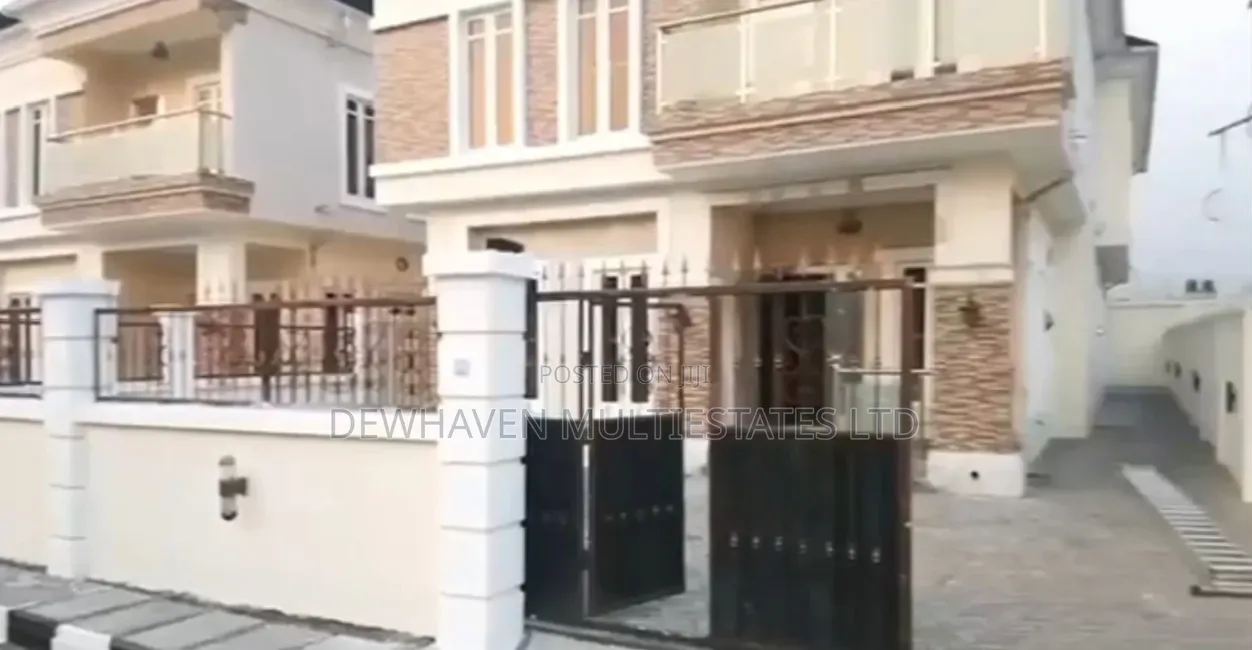 5bdrm Villa in GRA Phase 3 / Port-Harcourt for sale