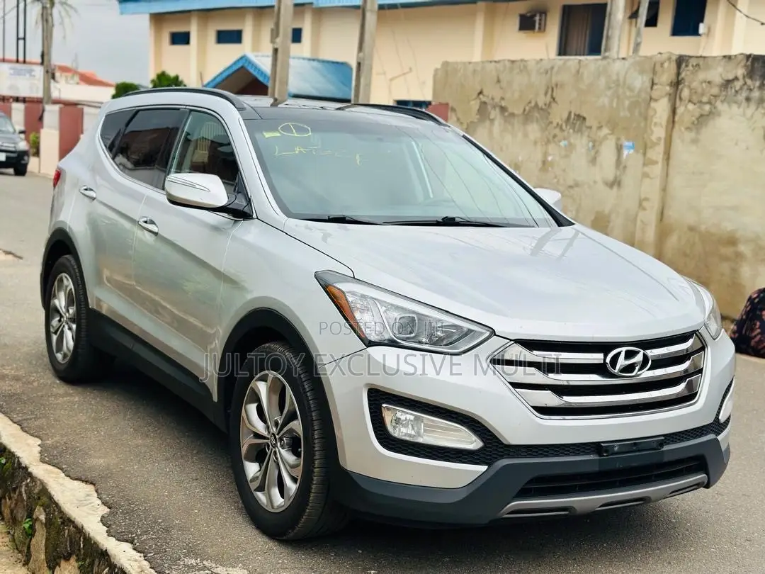 Hyundai Santa Fe Limited 4dr SUV (3.3L 6cyl 6A) 2014 Silver