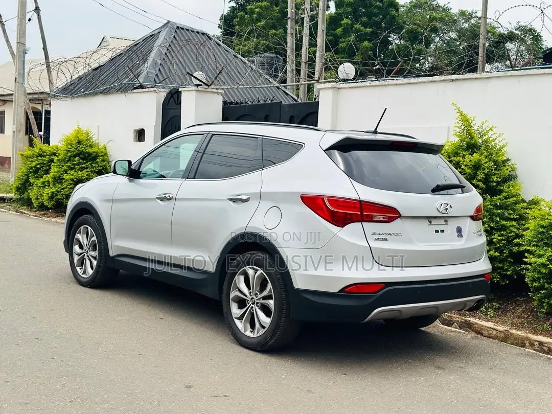 Hyundai Santa Fe Limited 4dr SUV (3.3L 6cyl 6A) 2014 Silver