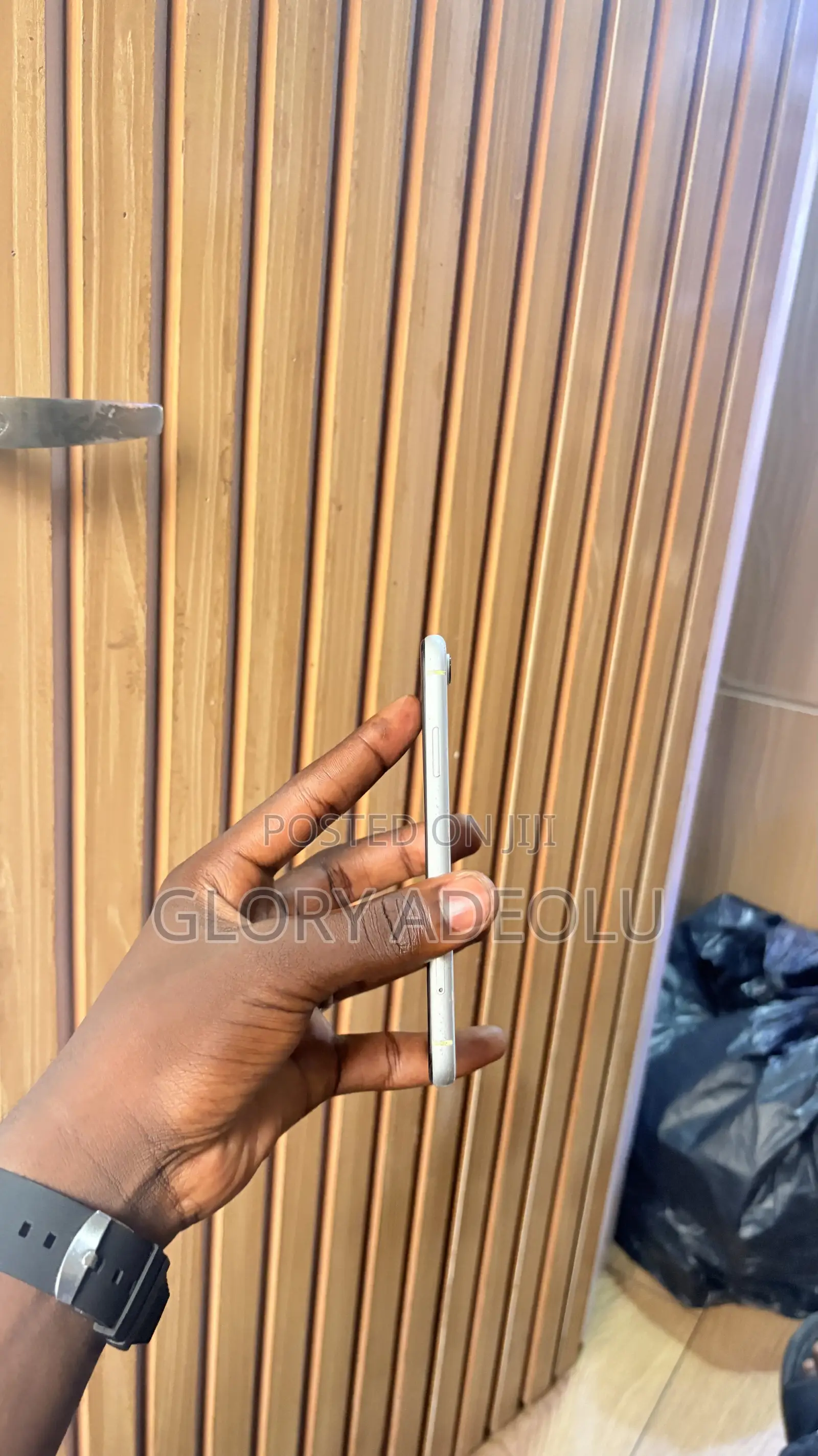 Apple iPhone XR 64 GB White
