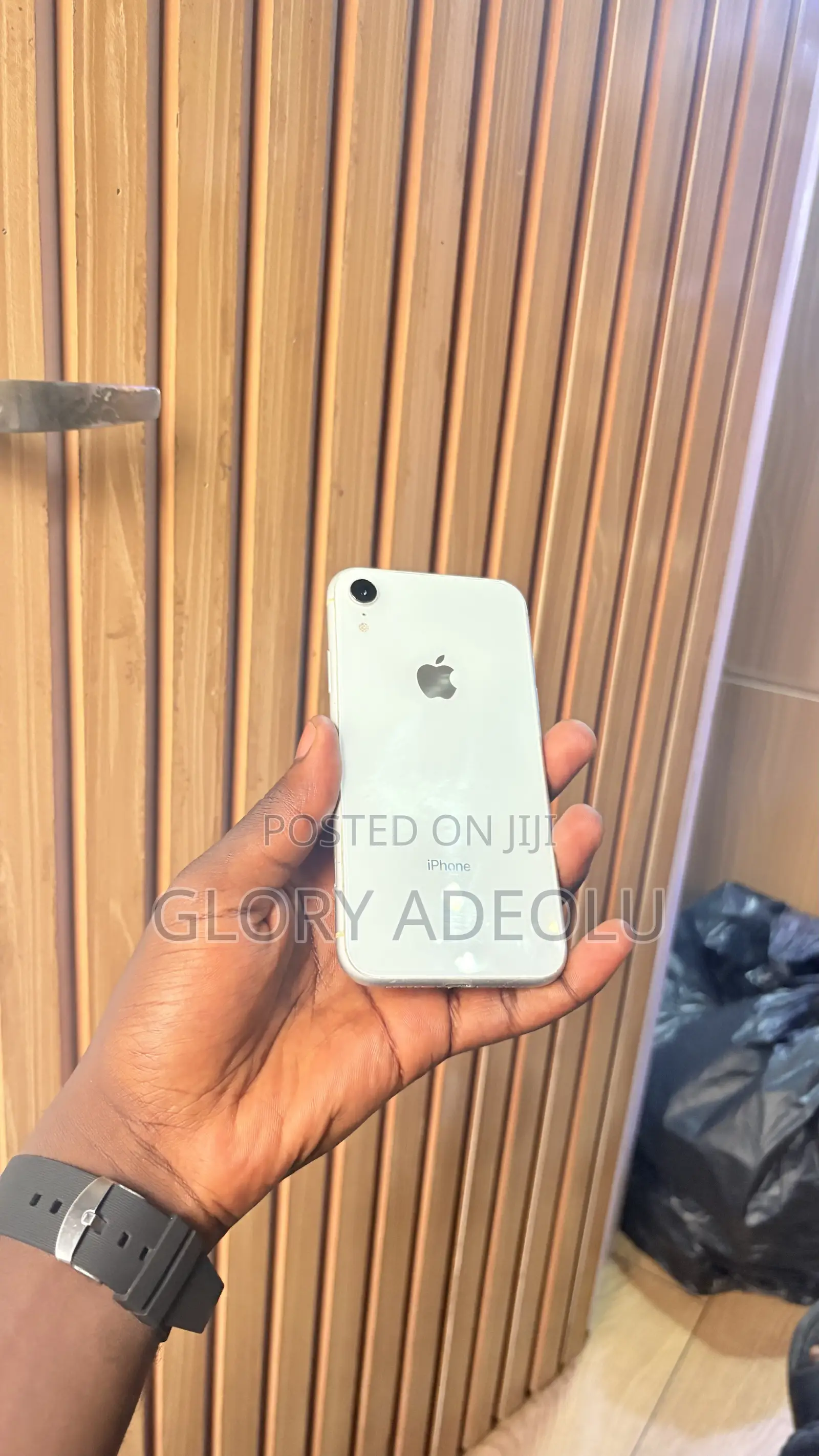 Apple iPhone XR 64 GB White