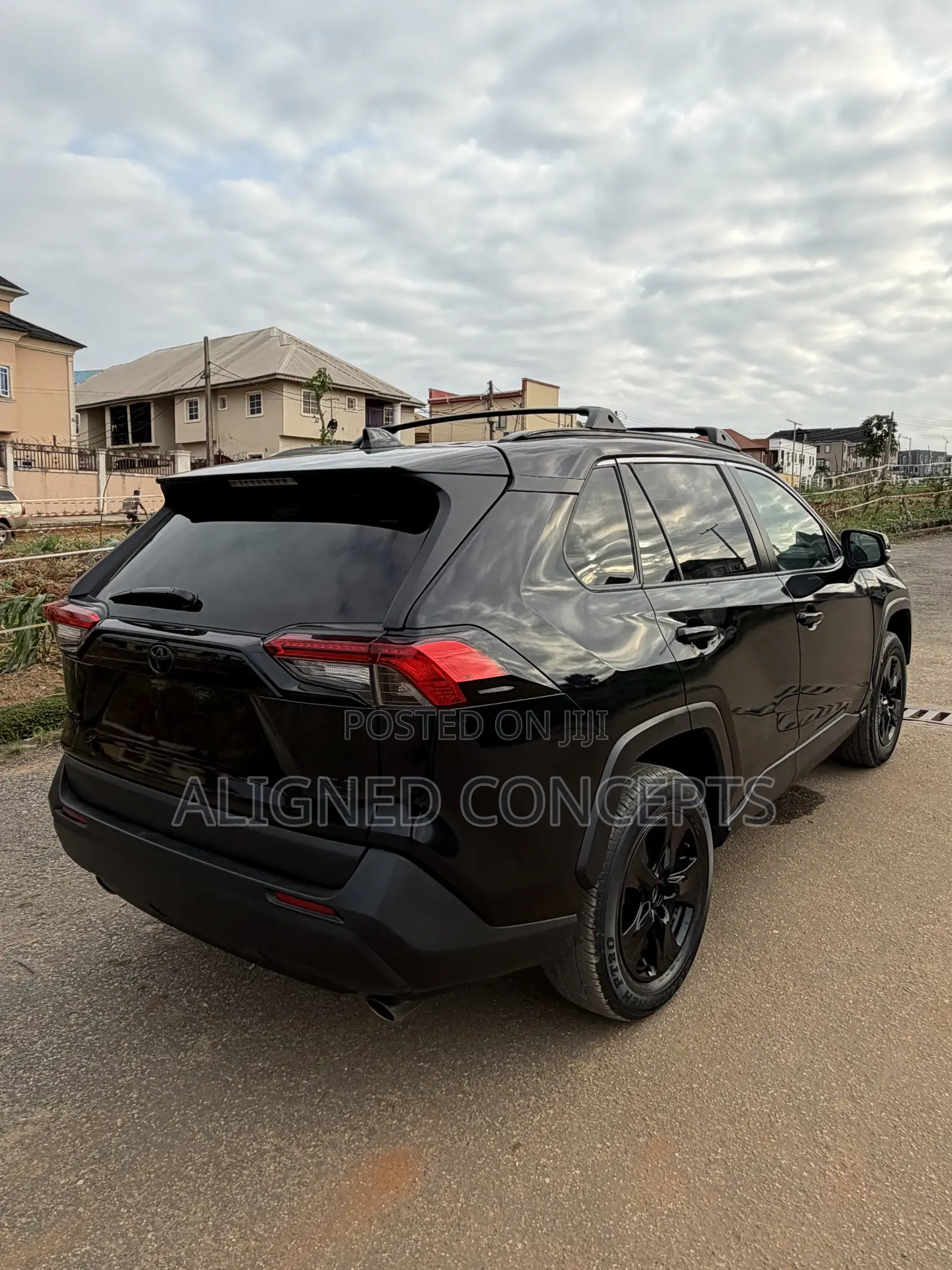 Toyota RAV4 XLE 2022 Black