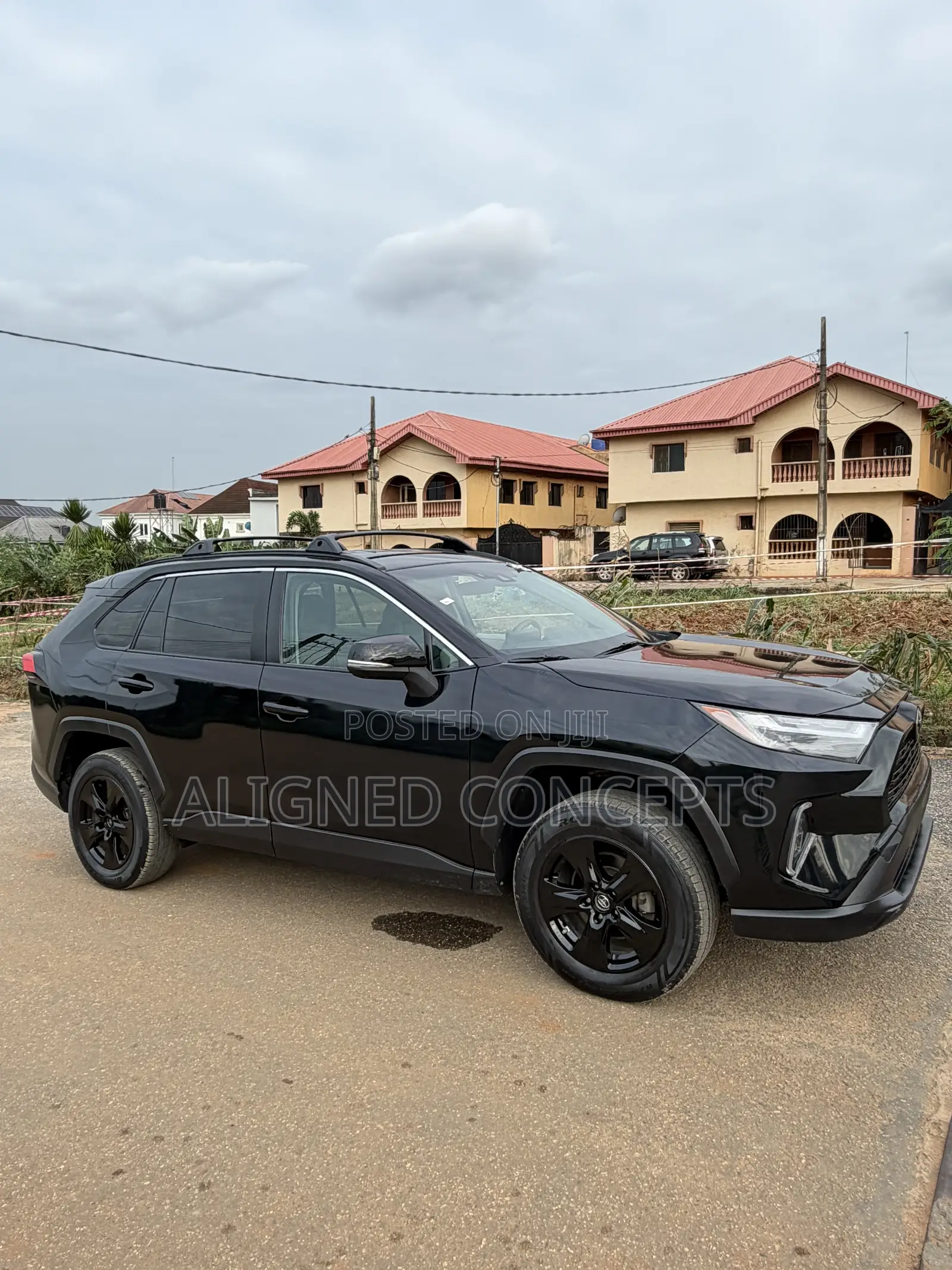 Toyota RAV4 XLE 2022 Black