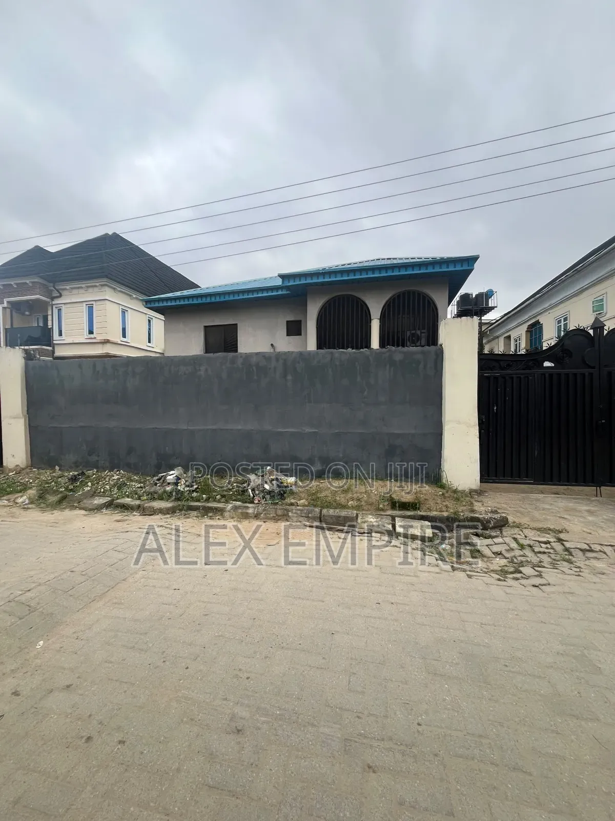 3bdrm Block of Flats in Ago Palace for sale