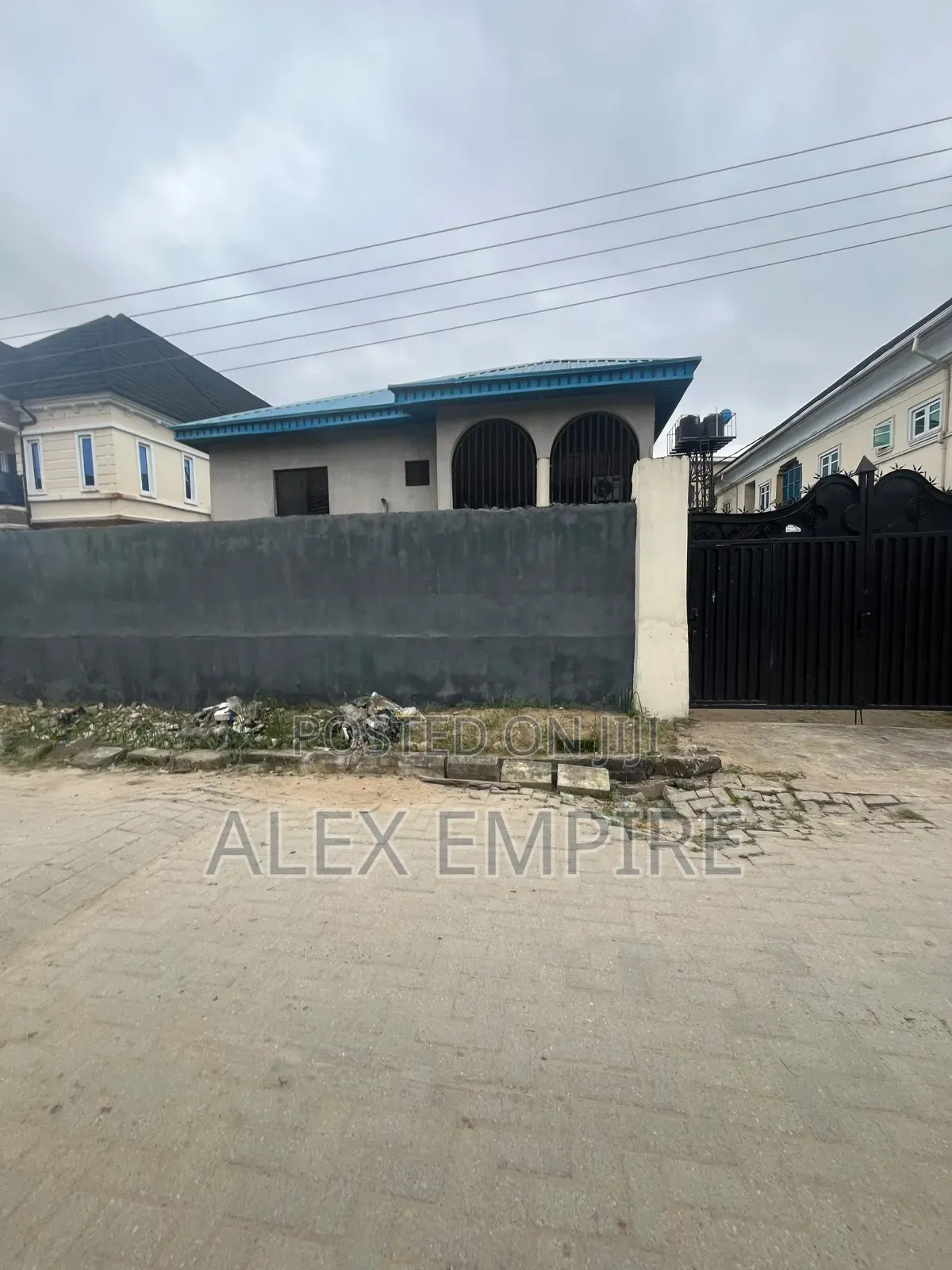 3bdrm Block of Flats in Ago Palace for sale