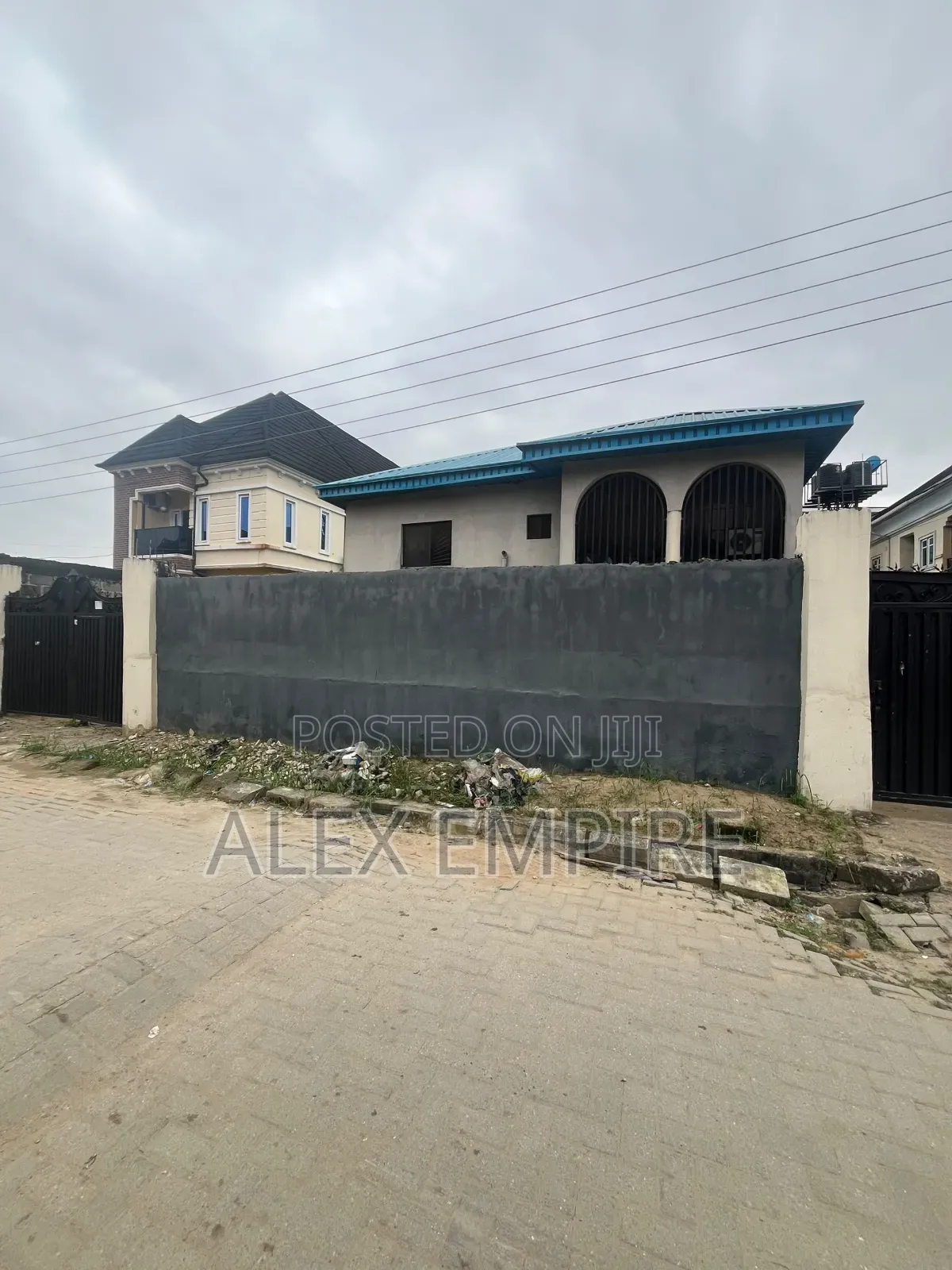 3bdrm Block of Flats in Ago Palace for sale