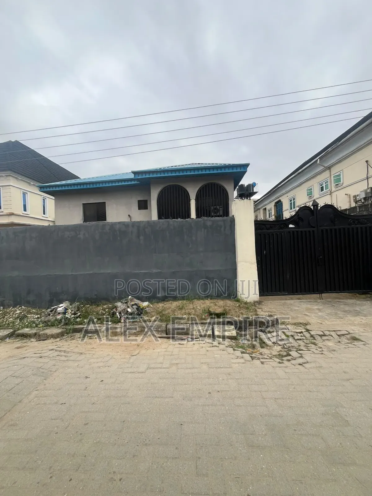 3bdrm Block of Flats in Ago Palace for sale