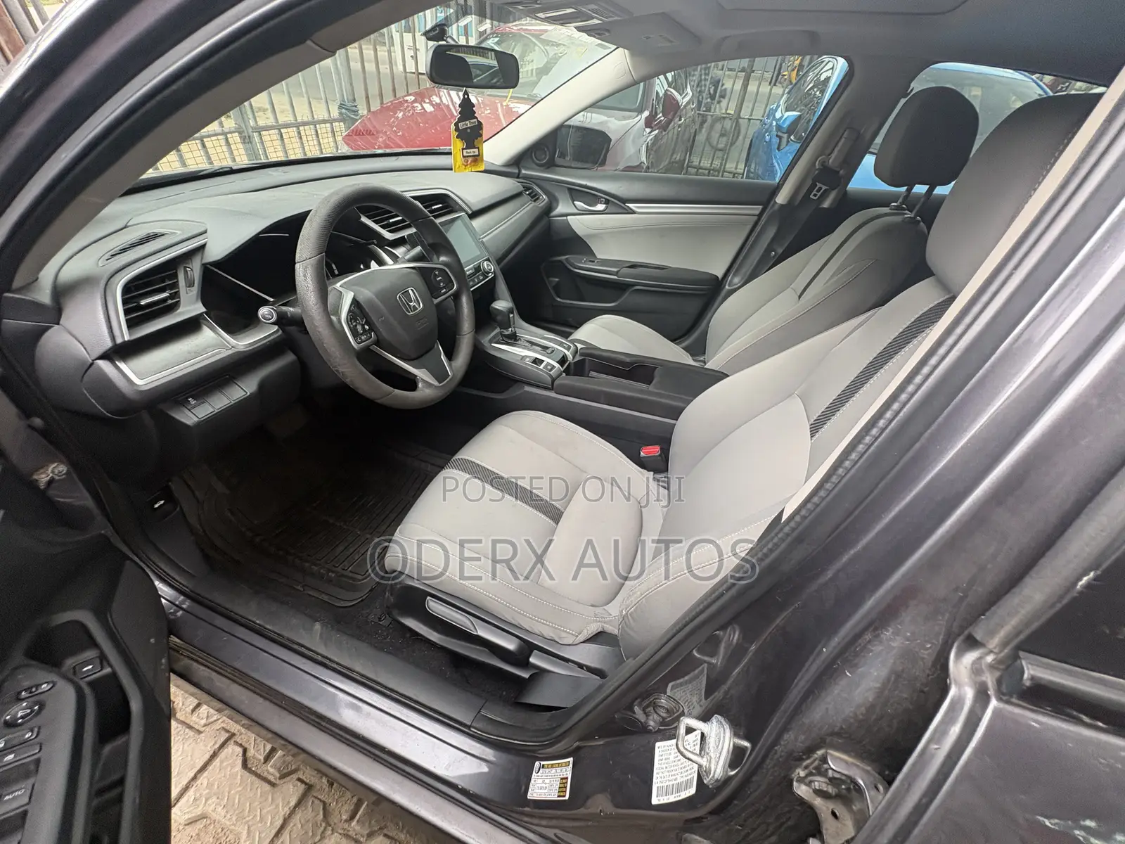 Honda Civic EX Hatchback 2018 Gray