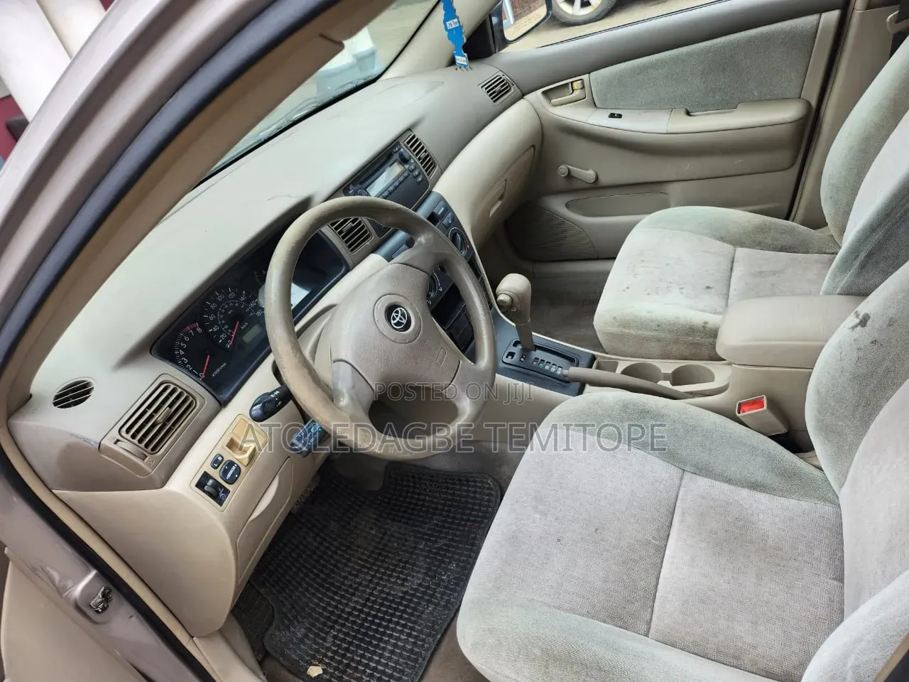 Toyota Corolla LE 2004 Brown