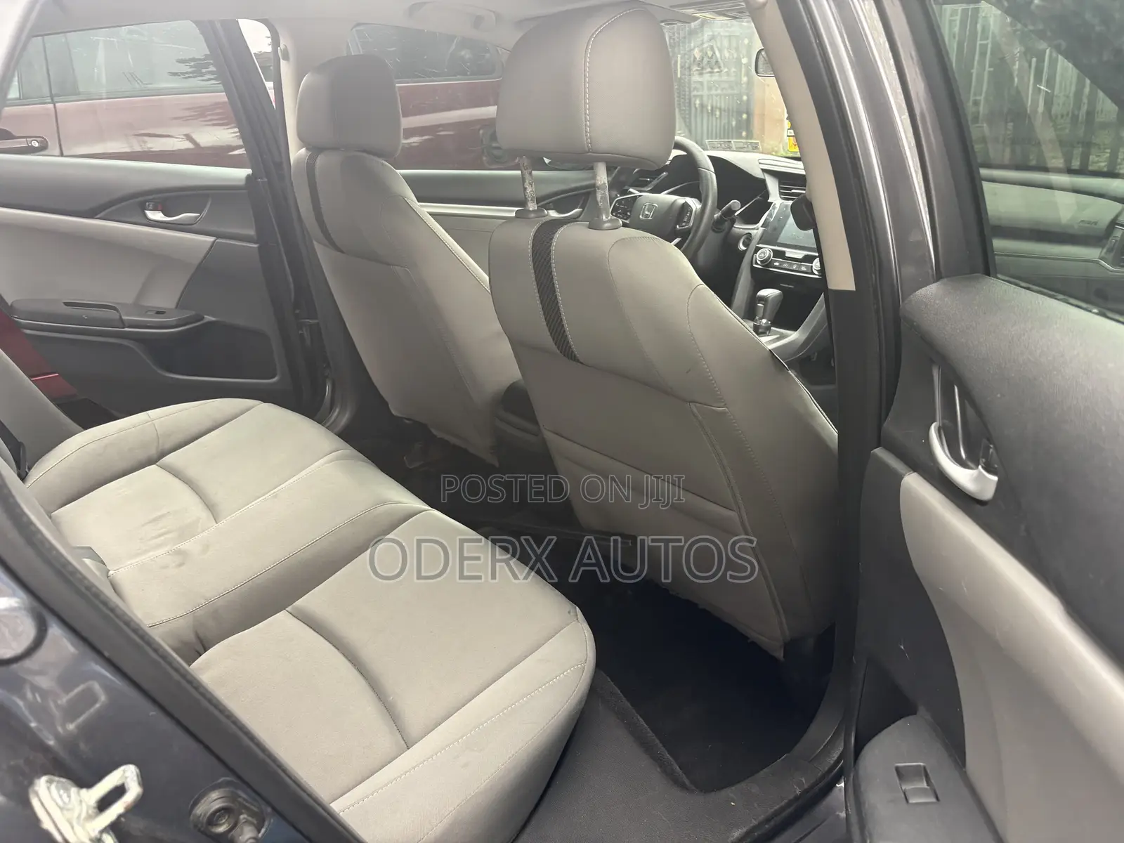 Honda Civic EX Hatchback 2018 Gray