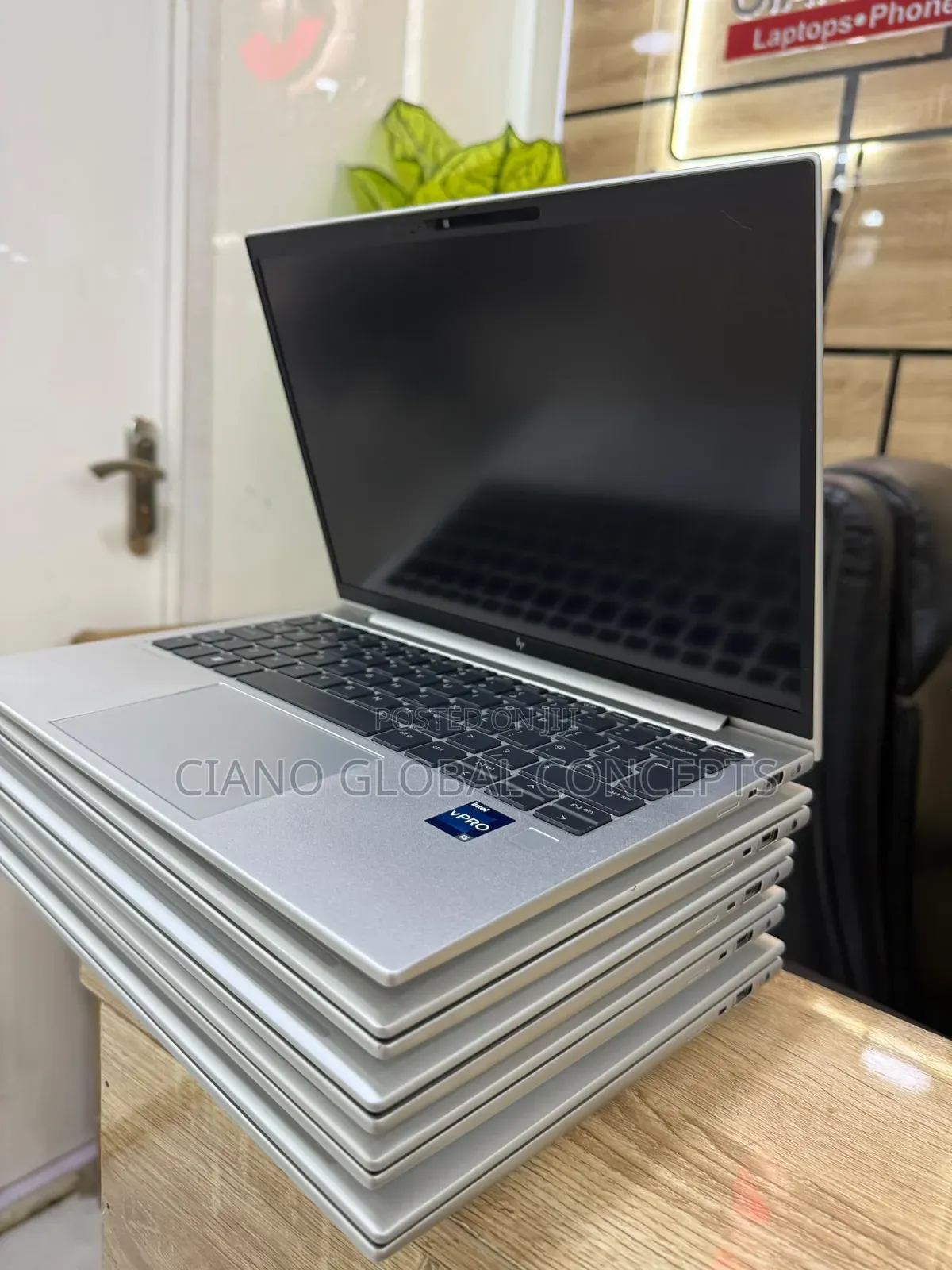 Laptop HP EliteBook 830 G9 16GB Intel Core i5 SSD 256GB