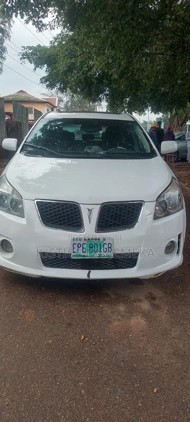 Pontiac Vibe 2010 White