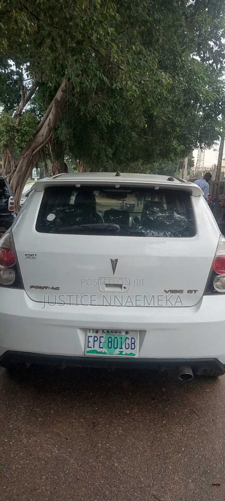 Pontiac Vibe 2010 White