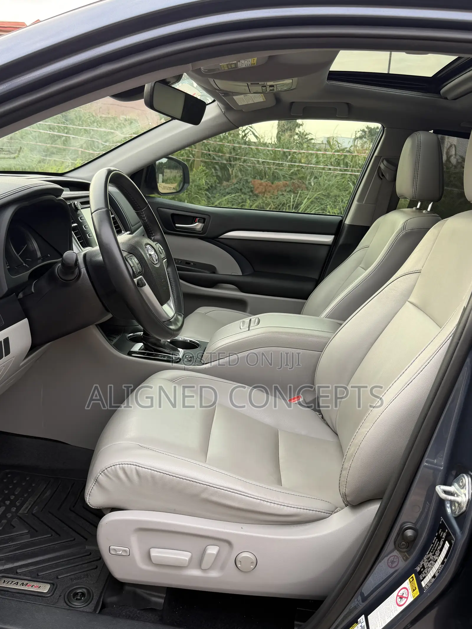 Toyota Highlander XLE 2019 Blue