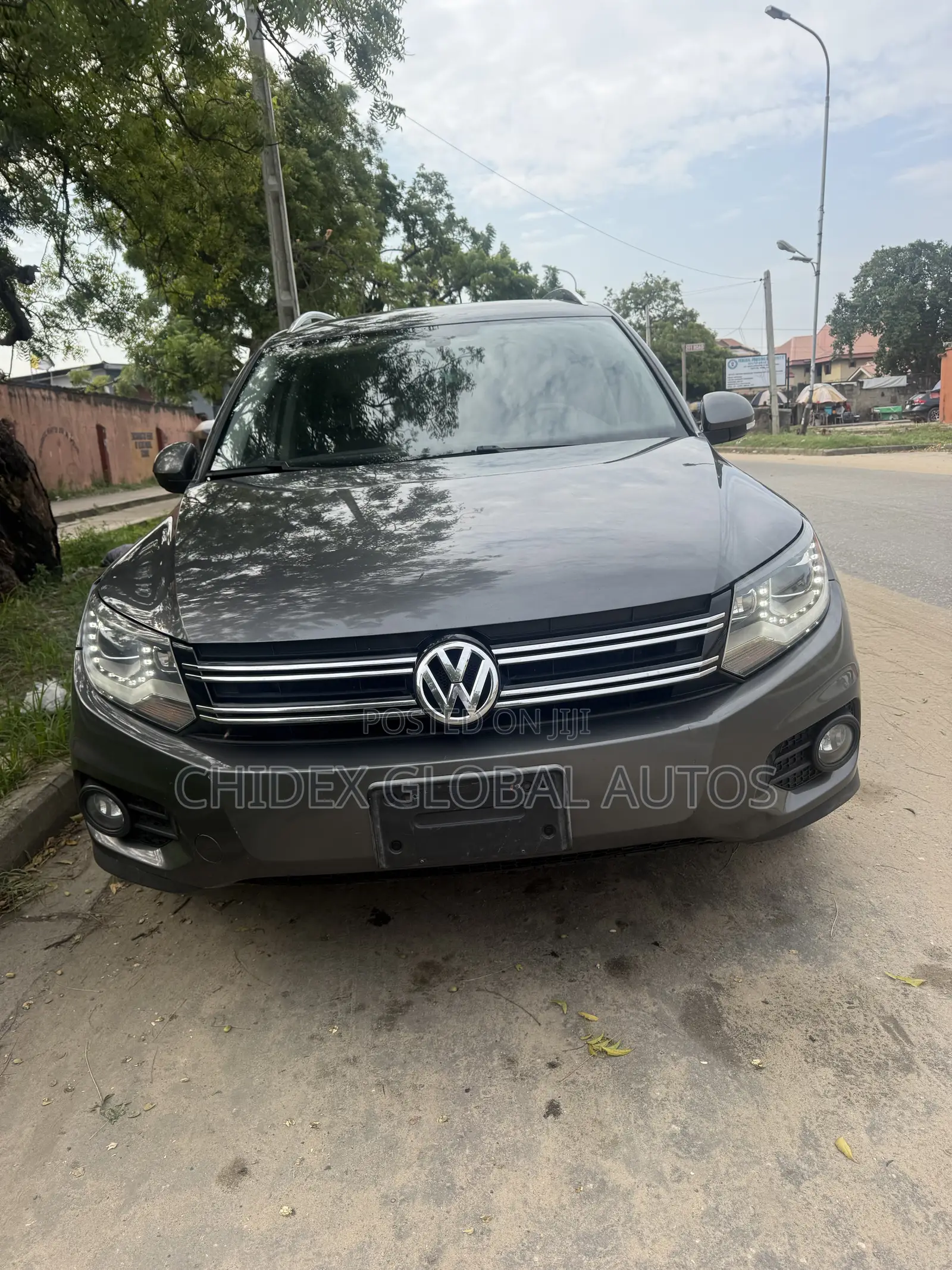 Volkswagen Tiguan R-Line 4Motion 4dr SUV AWD (2.0L 4cyl Turbo 6A) 2014