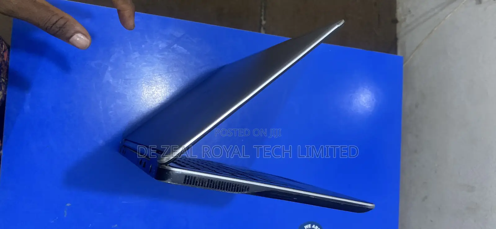 Laptop Dell Latitude 7400 8GB Intel Core i5 HDD+SSD 500GB