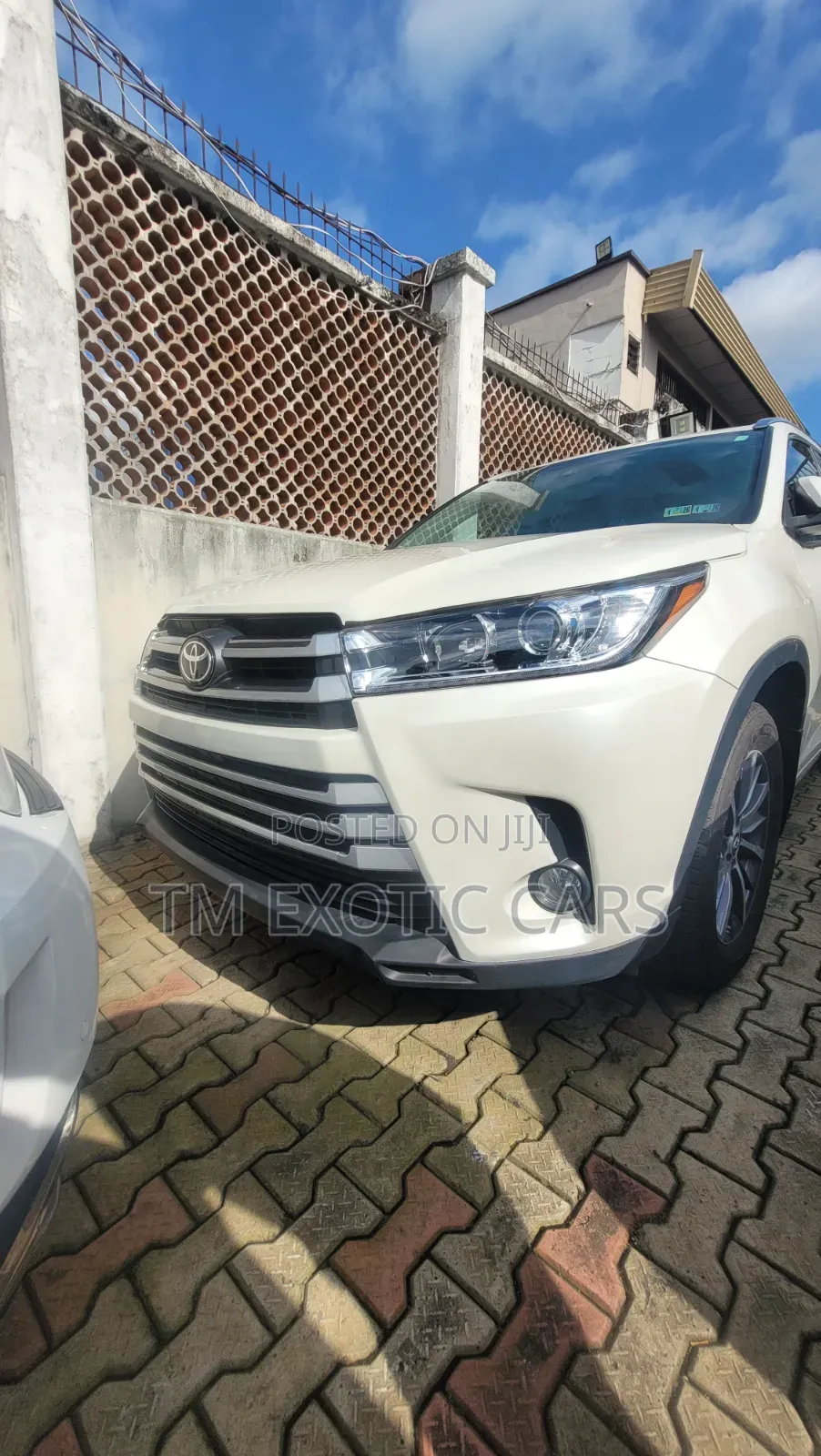 Toyota Highlander XLE 4x4 V6 (3.5L 6cyl 8A) 2017 White