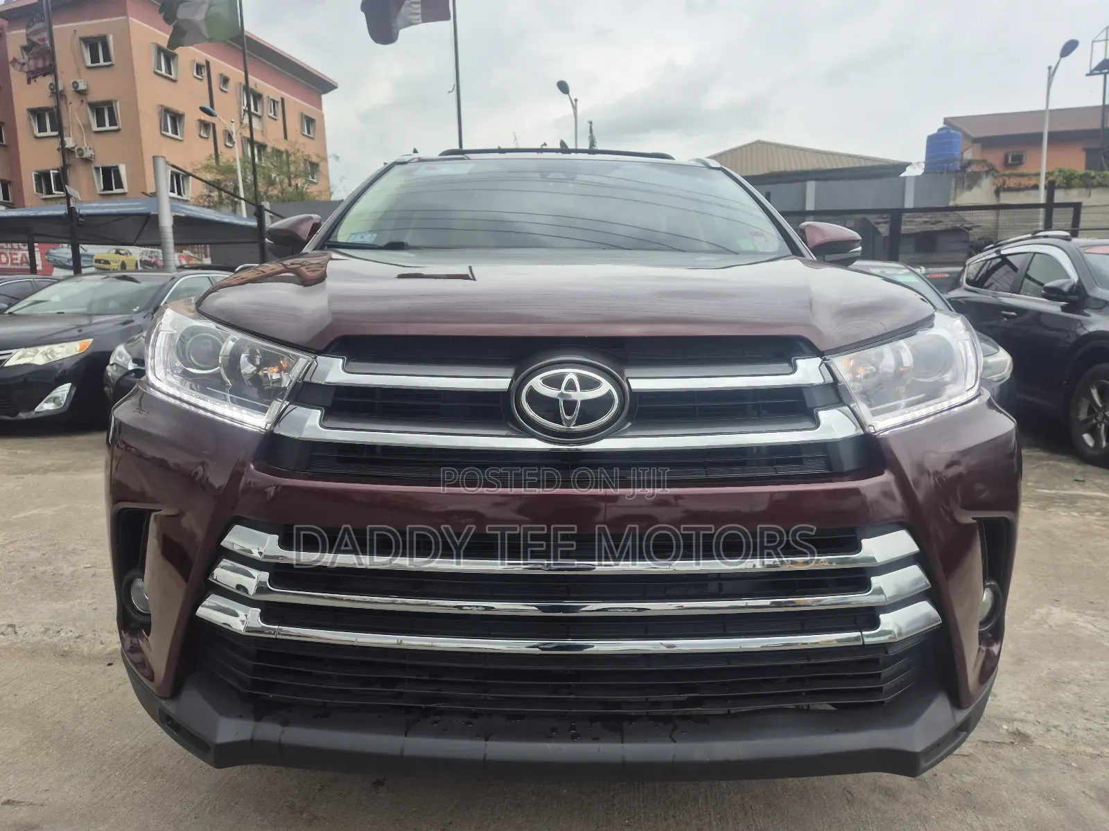 Toyota Highlander XLE 4x4 V6 (3.5L 6cyl 8A) 2018 Burgundy