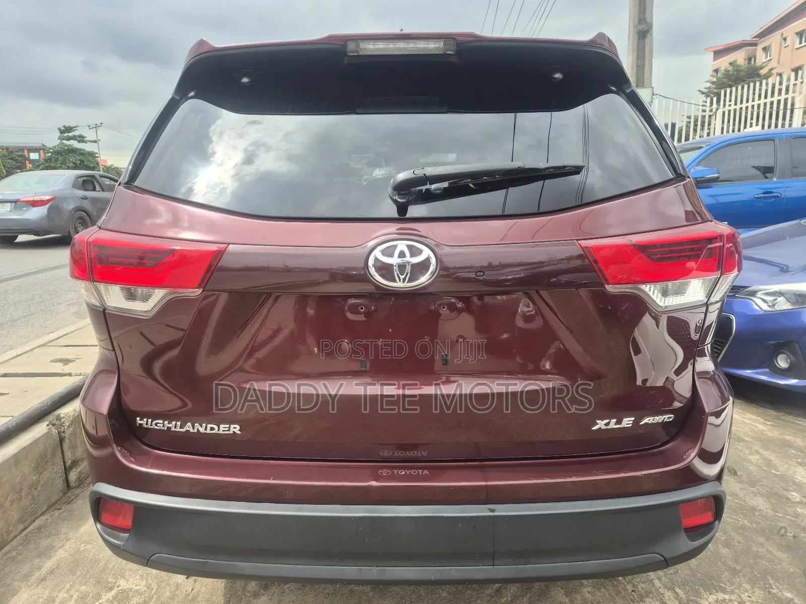 Toyota Highlander XLE 4x4 V6 (3.5L 6cyl 8A) 2018 Burgundy