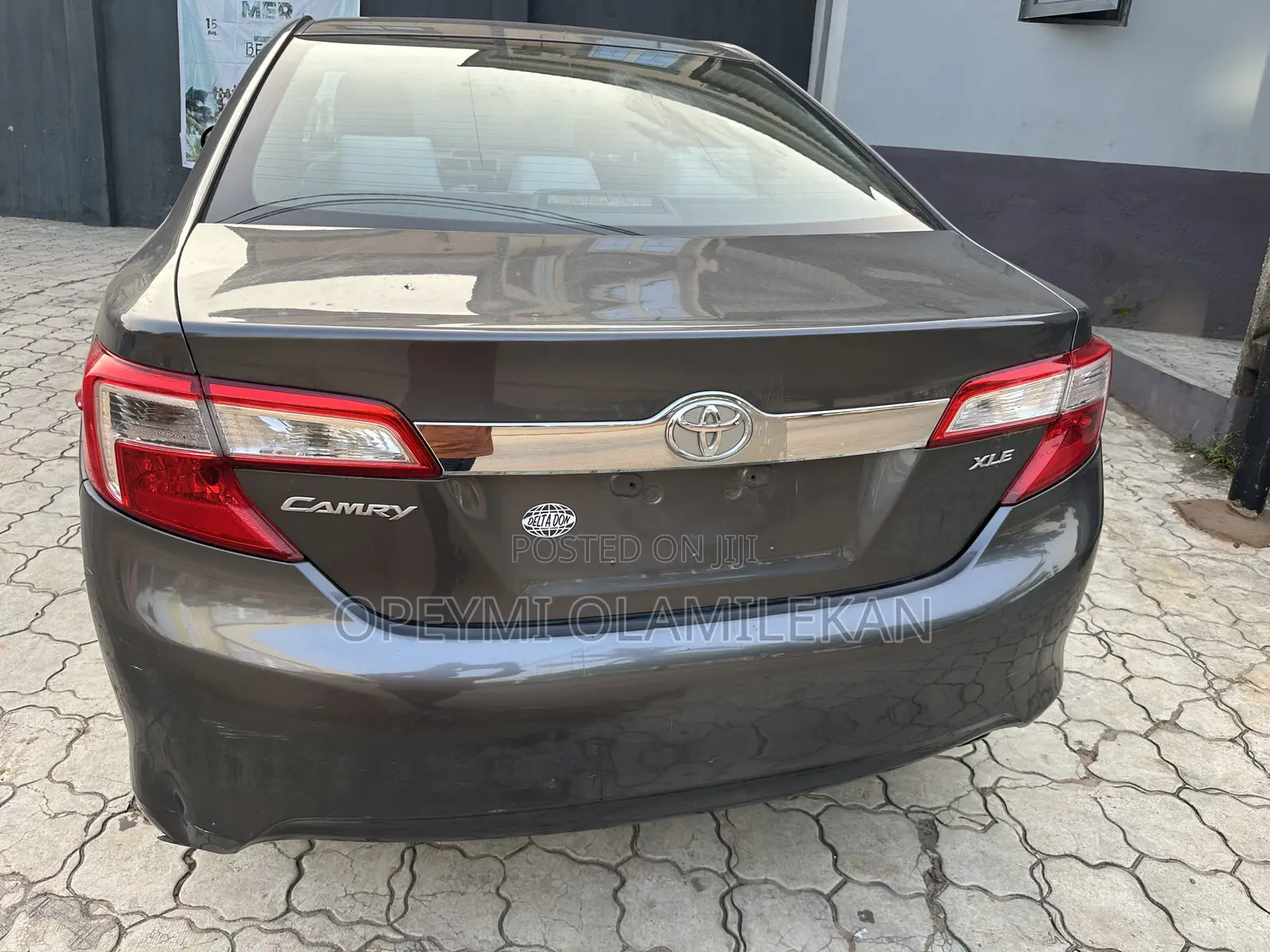Toyota Camry XLE 4dr Sedan (2.5L 4cyl 6A) 2013 Gray