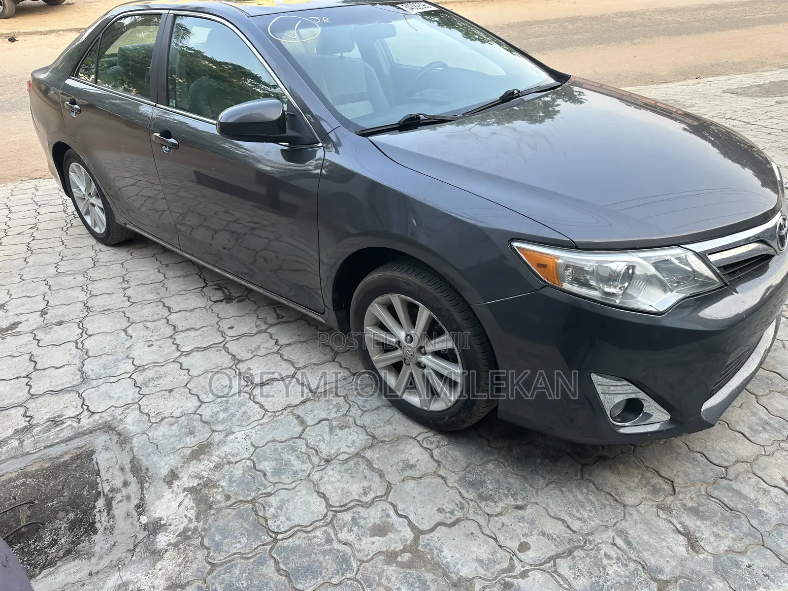 Toyota Camry XLE 4dr Sedan (2.5L 4cyl 6A) 2013 Gray