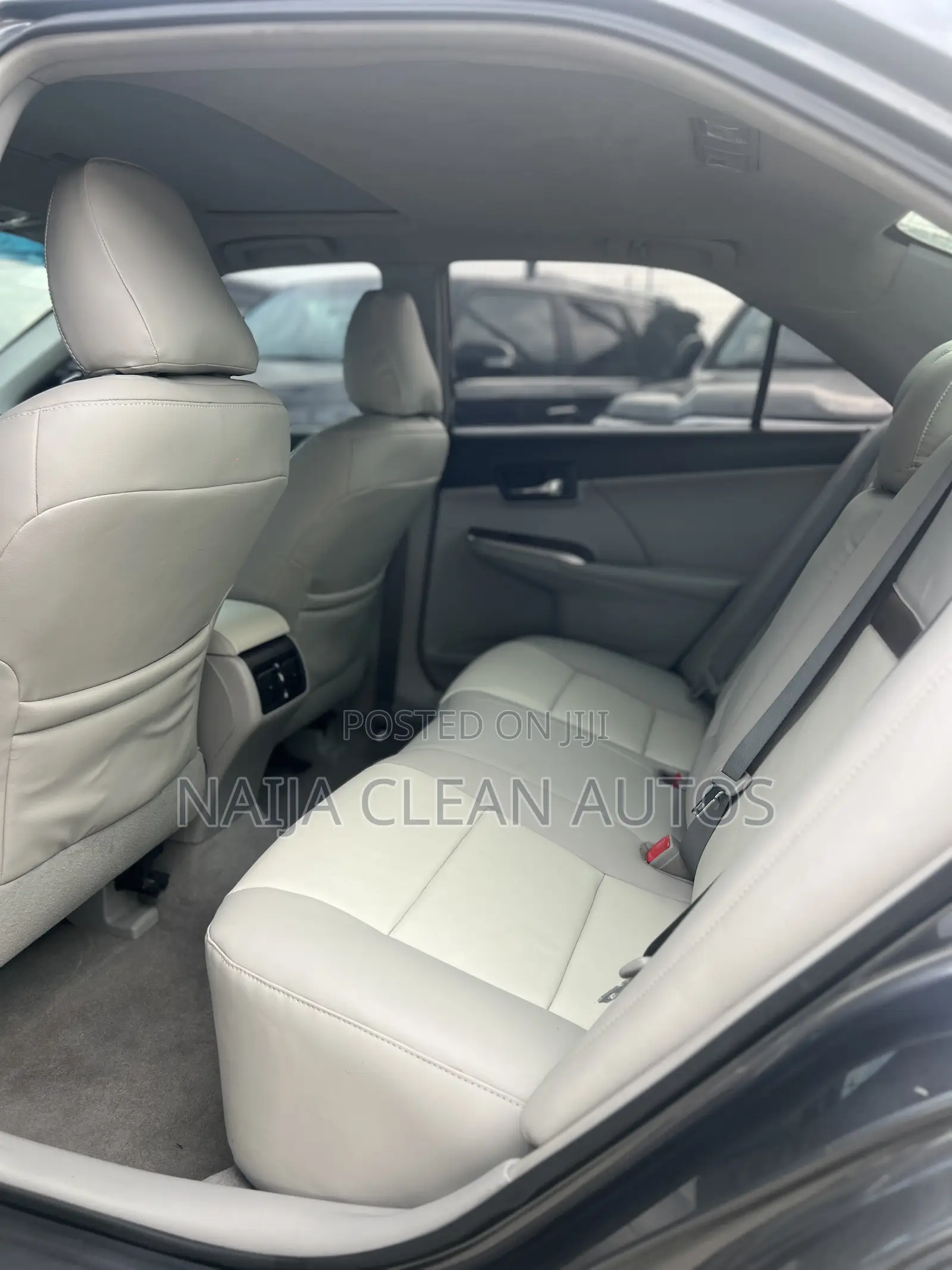Toyota Camry XLE V6 4dr Sedan (3.5L 6cyl 6A) 2012 Gray