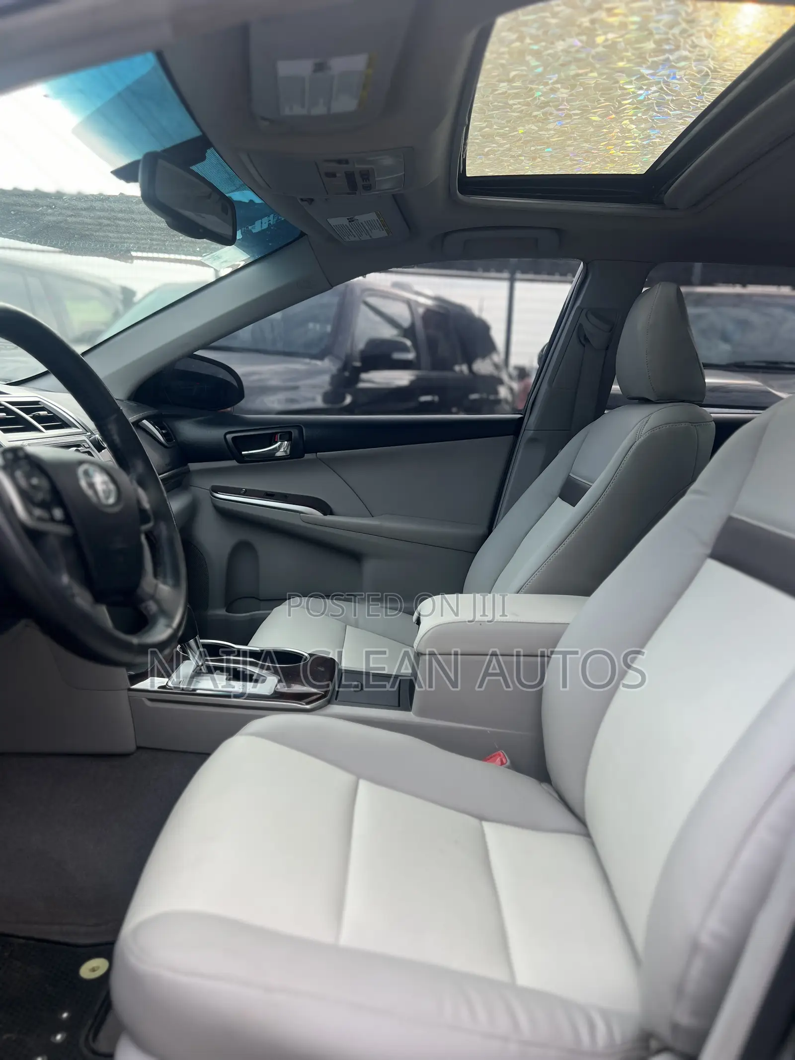 Toyota Camry XLE V6 4dr Sedan (3.5L 6cyl 6A) 2012 Gray