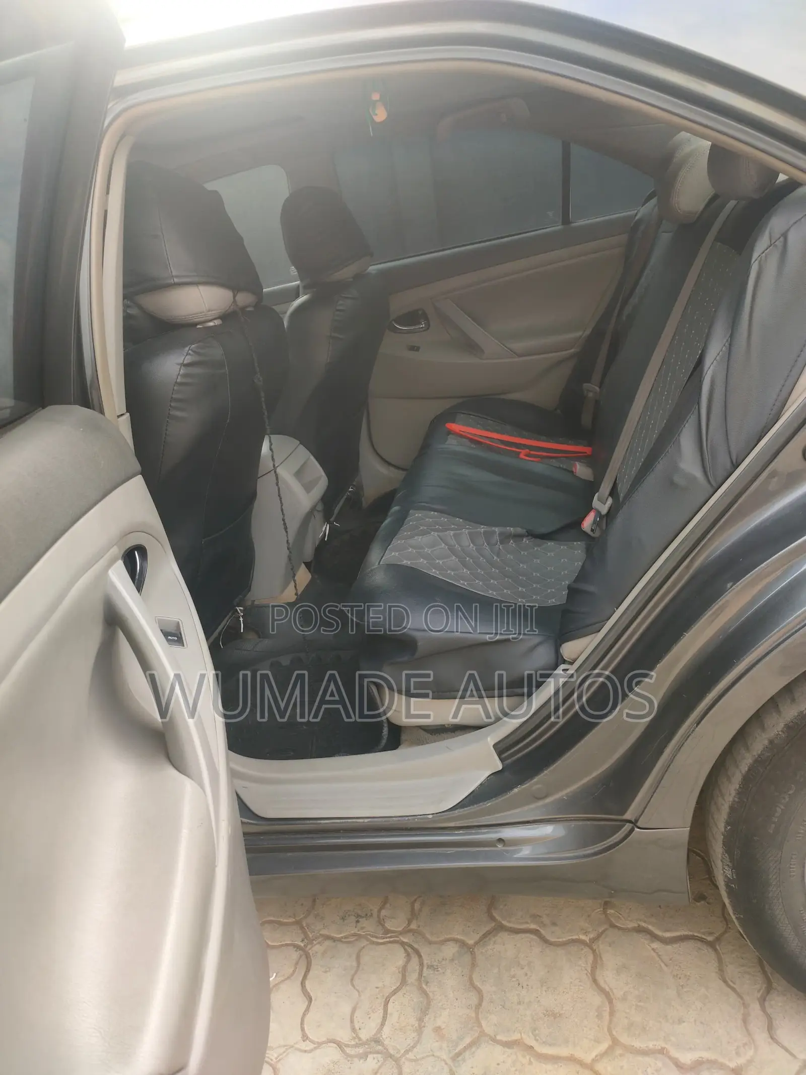 Toyota Camry LE 4dr Sedan (2.5L 4cyl 6AM) 2010 Gray