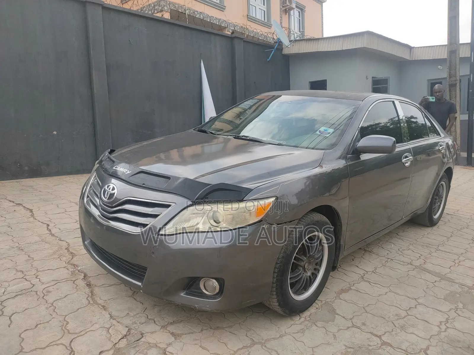 Toyota Camry LE 4dr Sedan (2.5L 4cyl 6AM) 2010 Gray